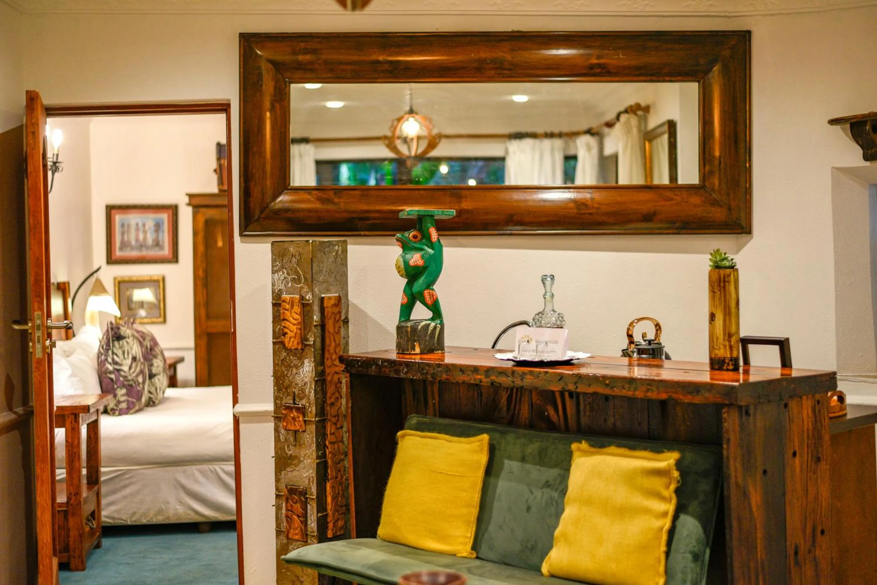 Living room, Bed in Villa Simonne