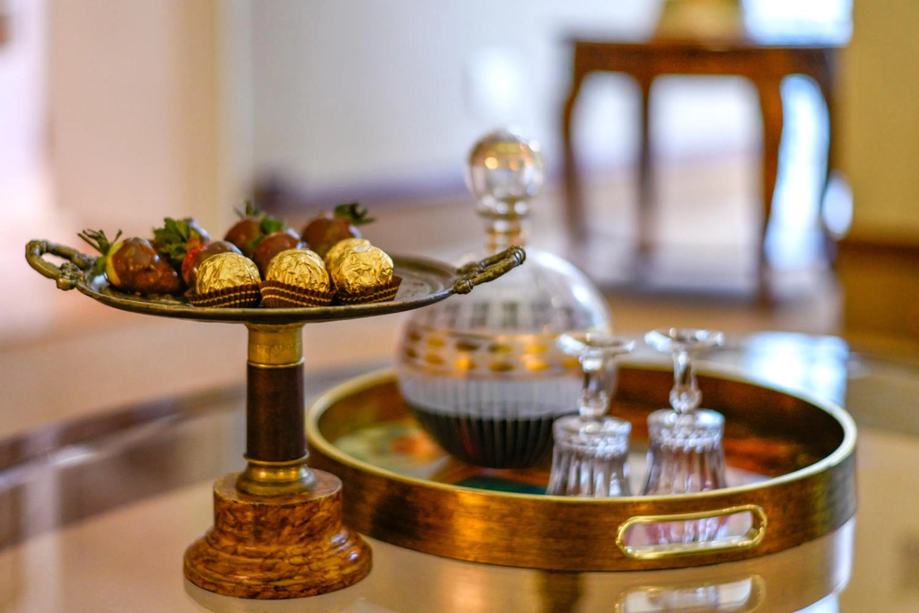 room service in Villa Simonne