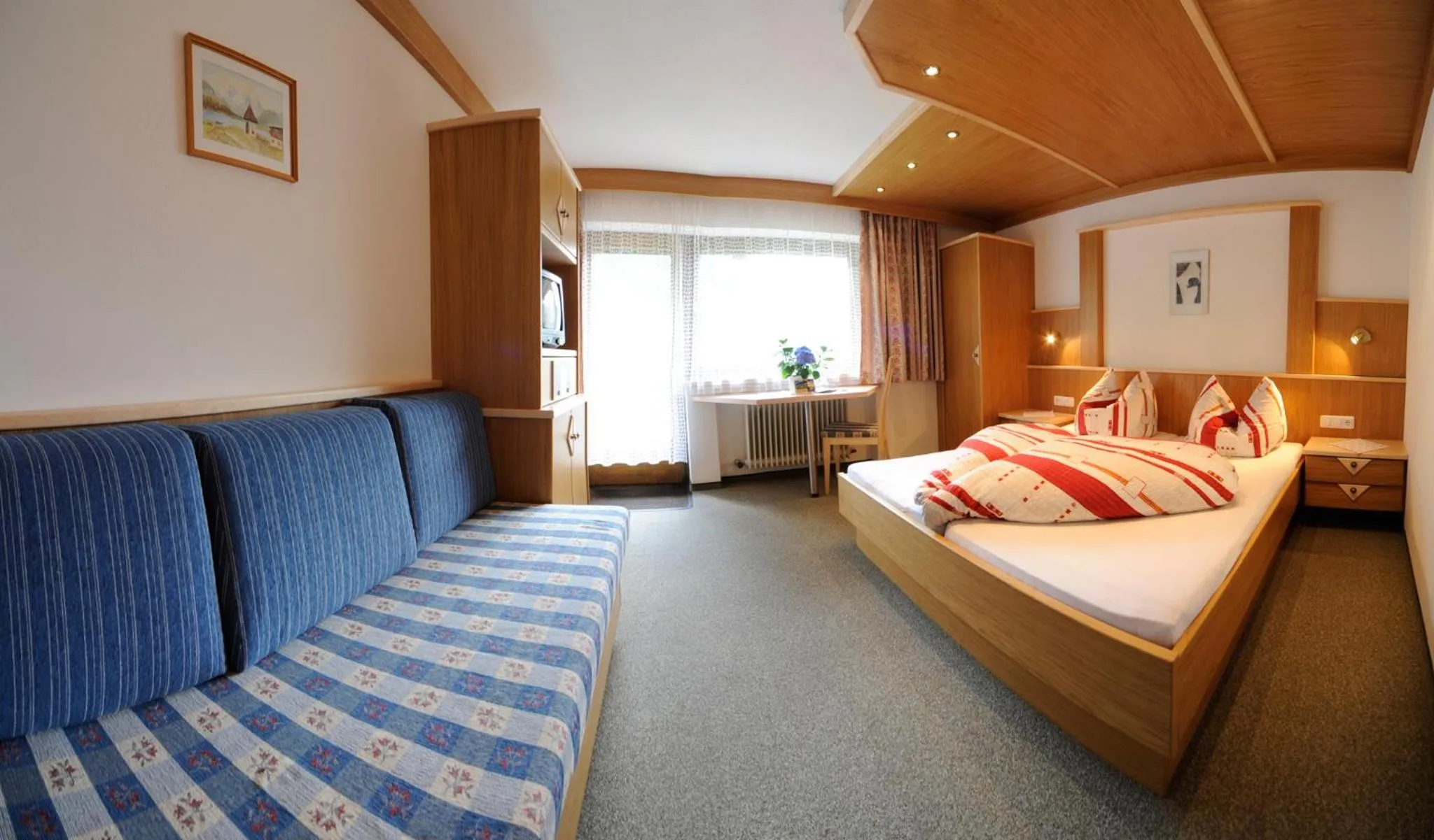 Photo of the whole room, Bed in Gästehaus Bergland