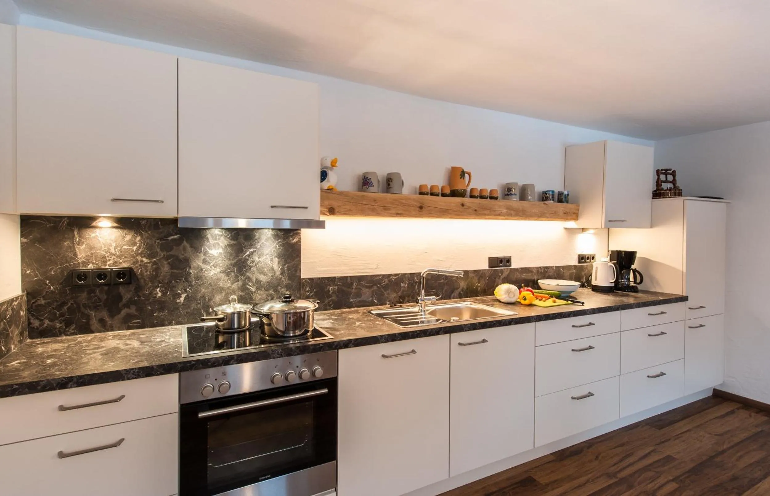 Kitchen or kitchenette in Gästehaus Bergland