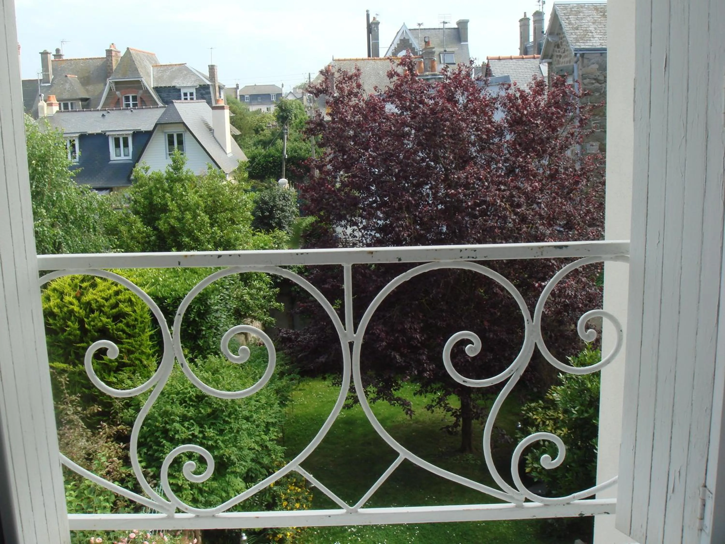 Garden view in B&B Maison Angélus