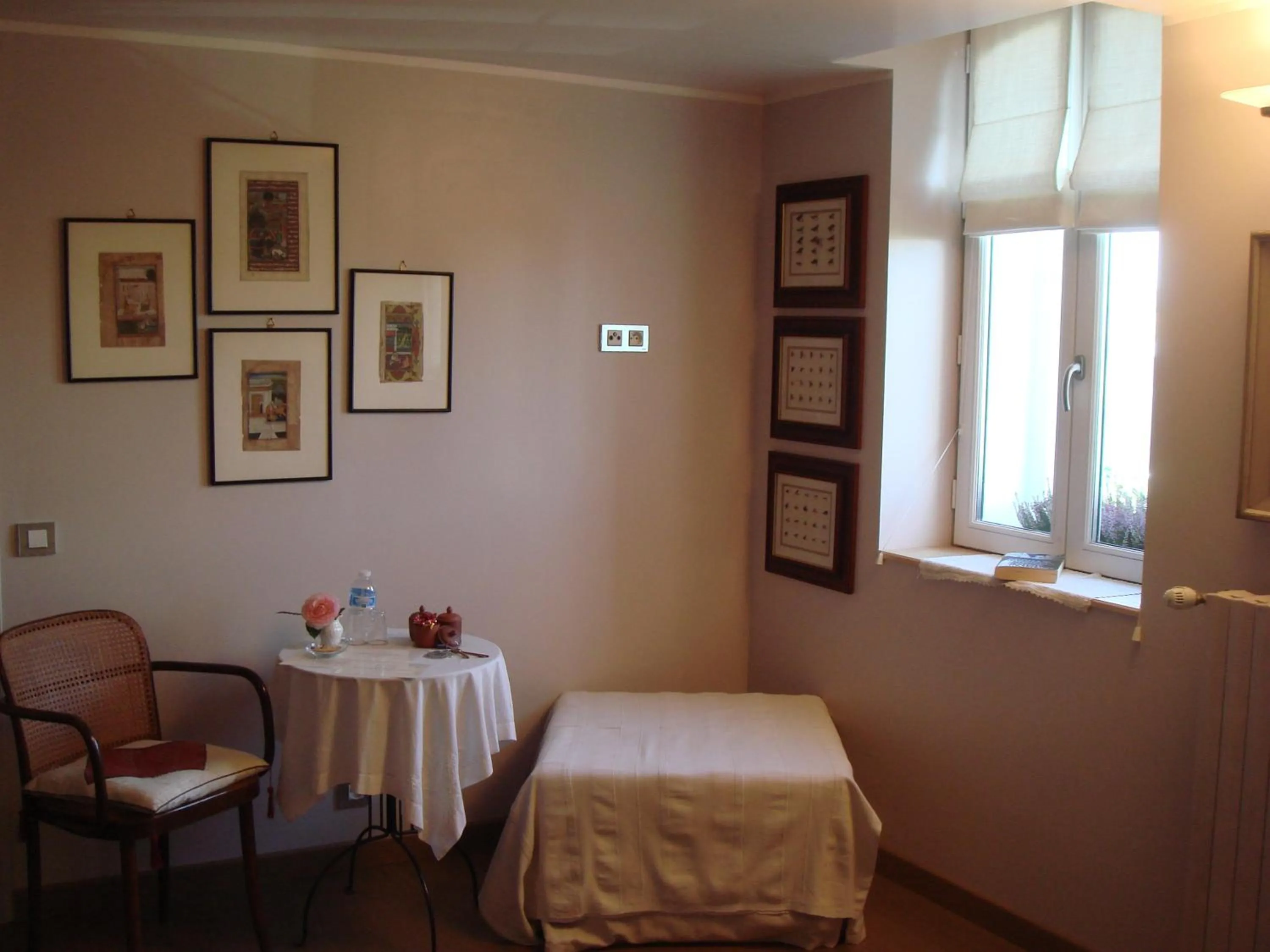 Photo of the whole room in B&B Maison Angélus