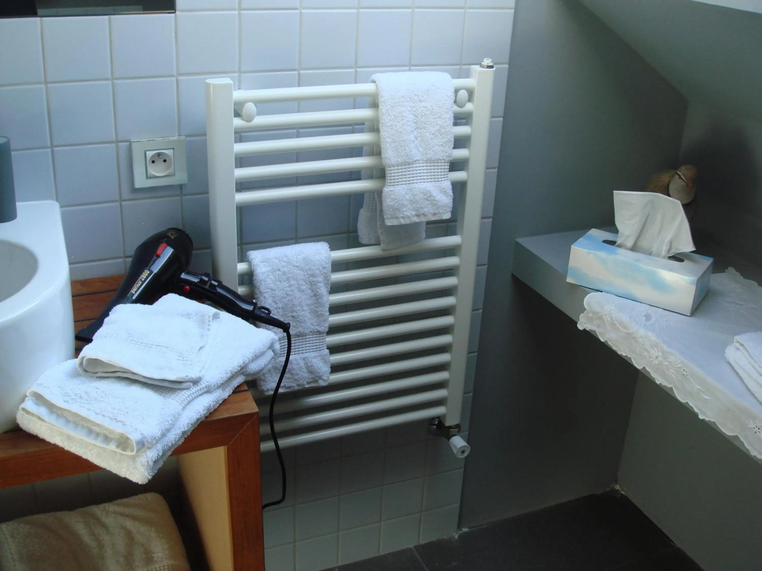 Bathroom, Bed in B&B Maison Angélus