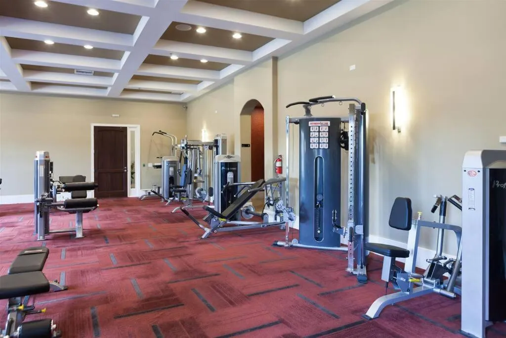 Gated townhouse with heated pool, hot tub, near US60