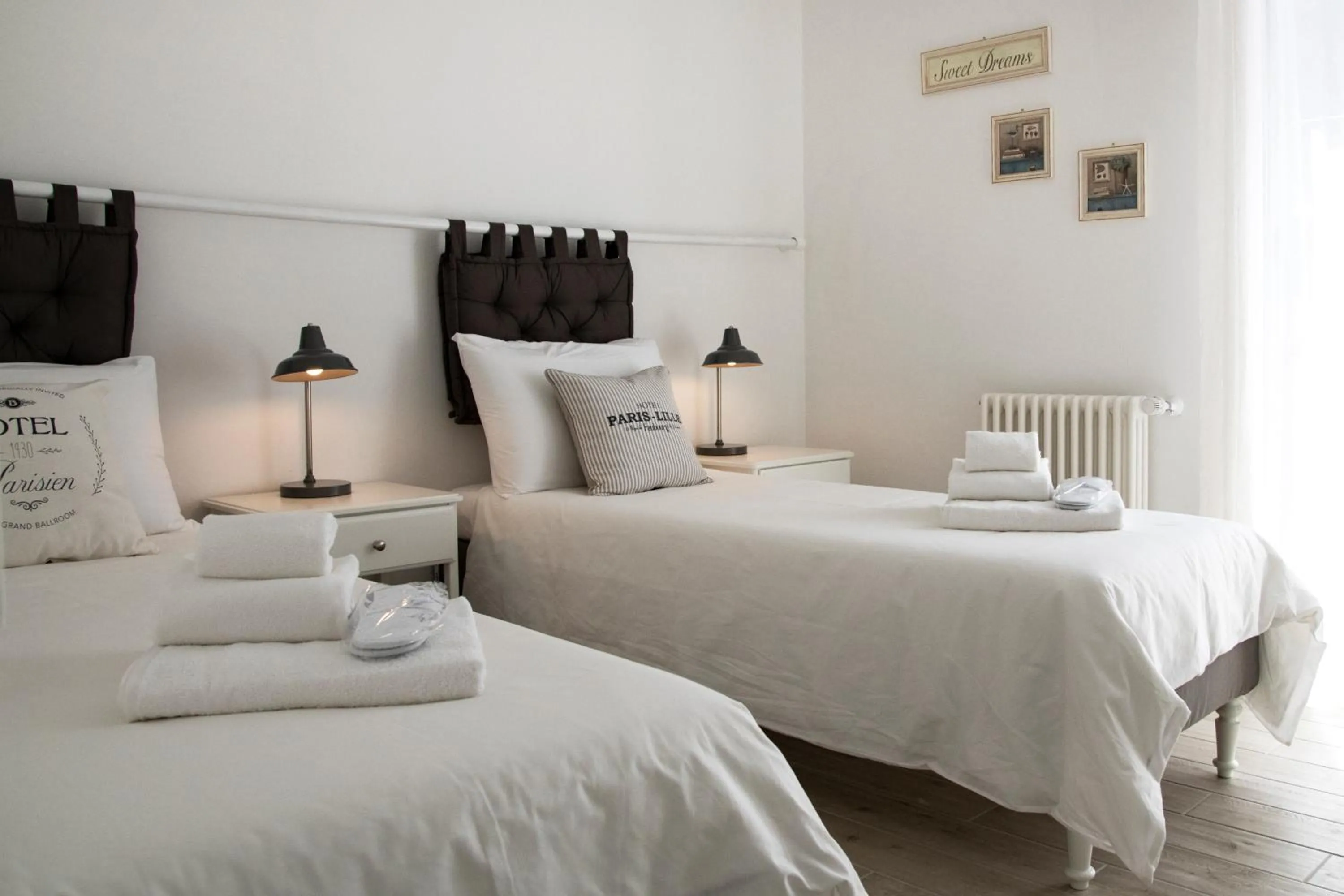 Bedroom, Bed in Bianco di Mare