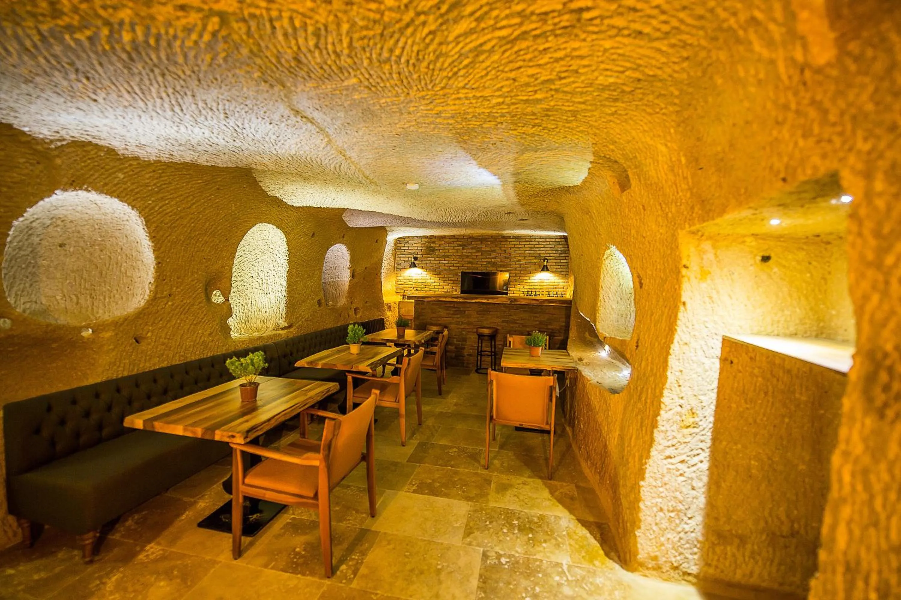 Restaurant/places to eat in Maya Cave
