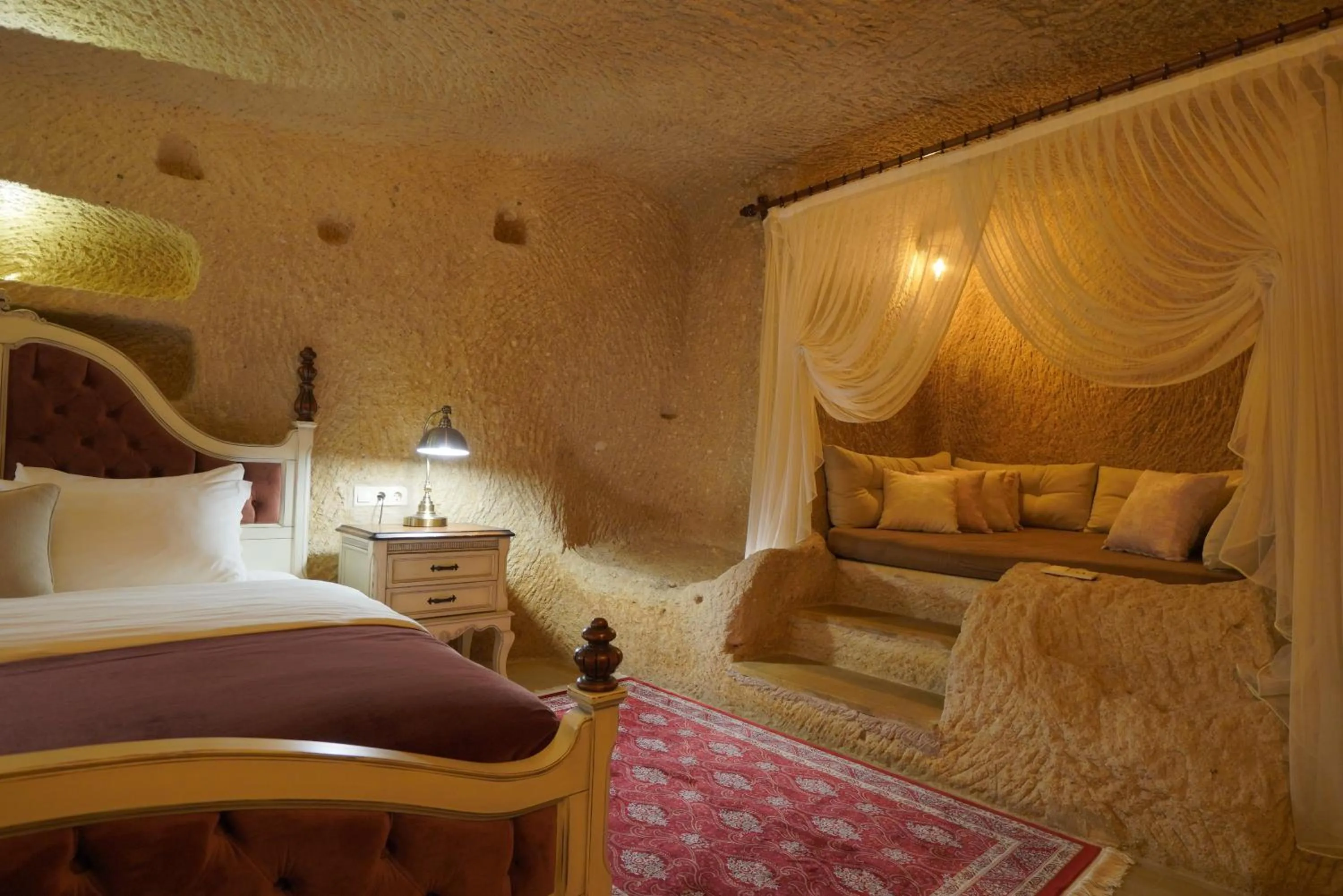 Seating area, Bed in Maya Cave