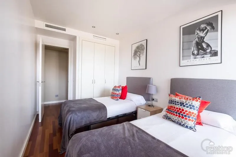 Bed in Rent Top Apartments Beach-Diagonal Mar
