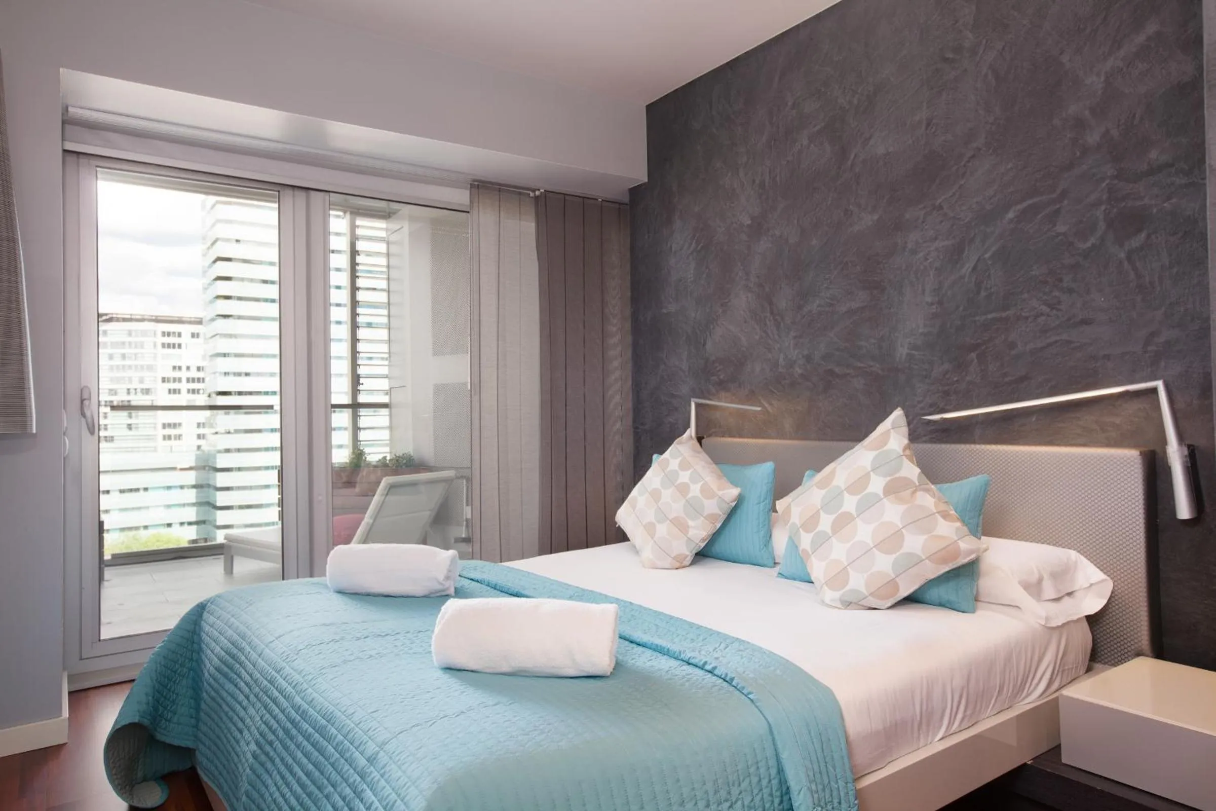 Bedroom, Bed in Rent Top Apartments Beach-Diagonal Mar