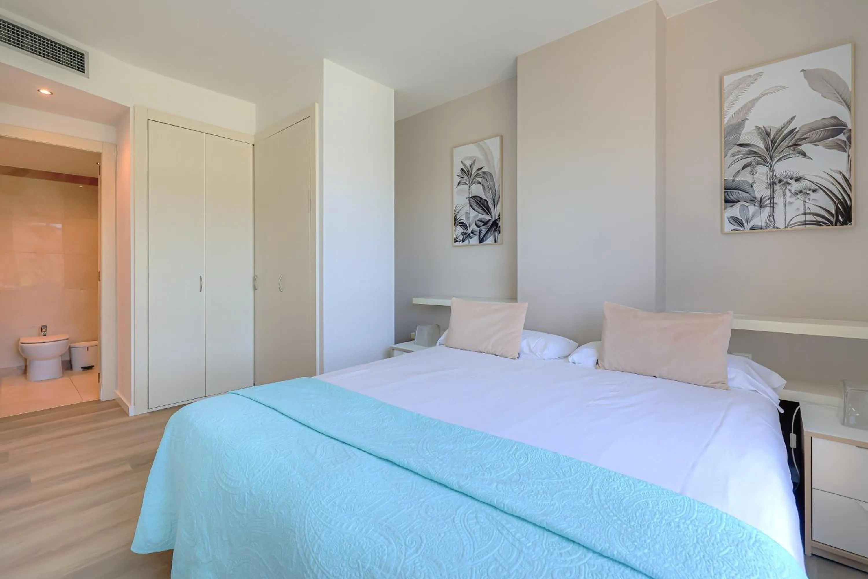 Bed in Rent Top Apartments Beach-Diagonal Mar
