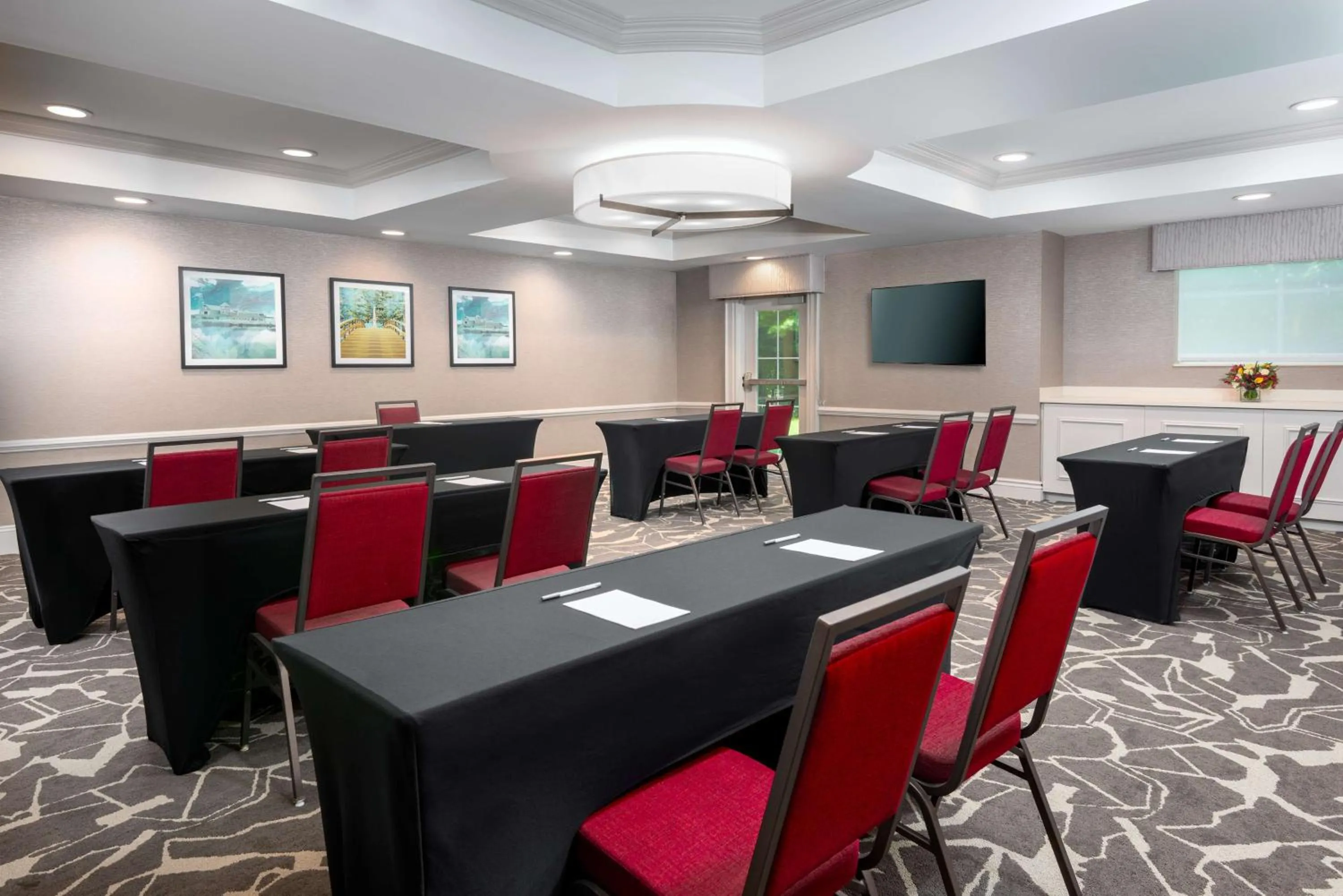 Meeting/conference room in Hampton Inn Boston Bedford Burlington