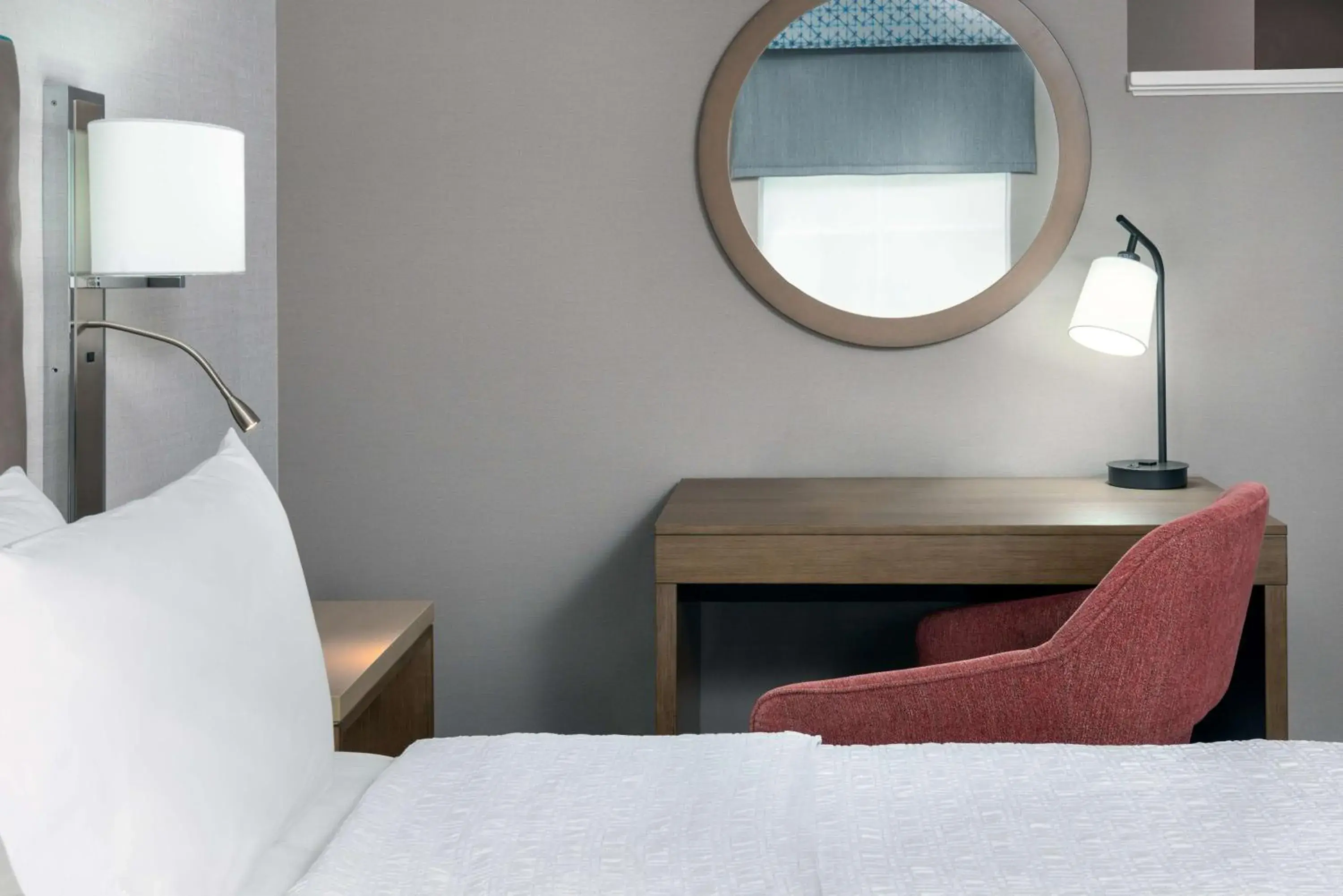 Bedroom, Bed in Hampton Inn Boston Bedford Burlington Bedroom, Bed in Hampton Inn Boston Bedford Burlington