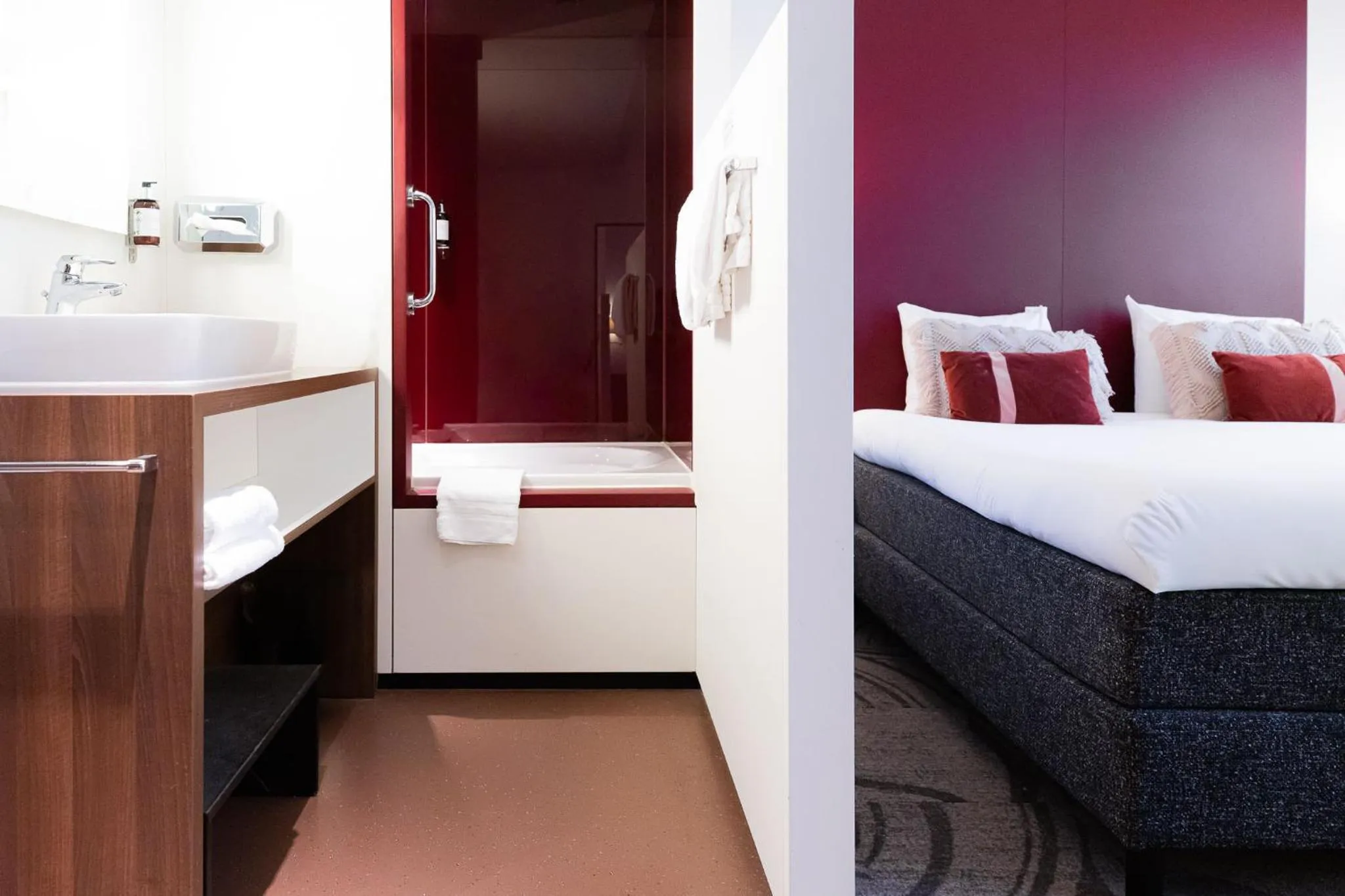 Bed in City Hotel Gouda, WorldHotels Crafted Collection