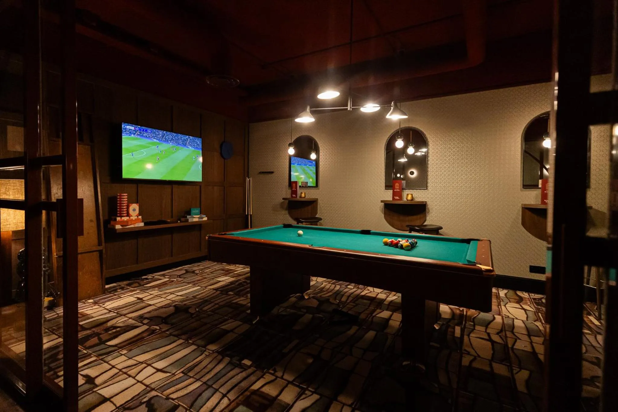 Communal lounge/ TV room in City Hotel Gouda, WorldHotels Crafted Collection