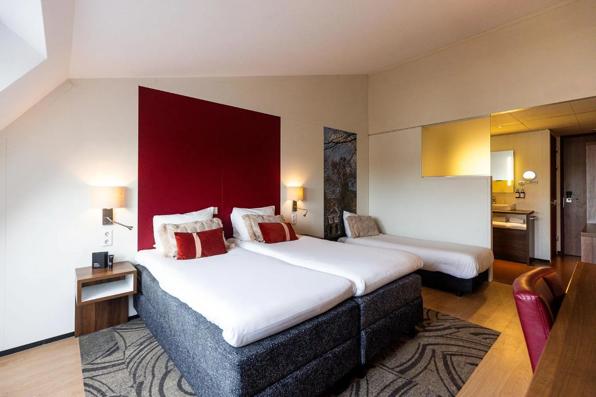 Bed in City Hotel Gouda, WorldHotels Crafted Collection