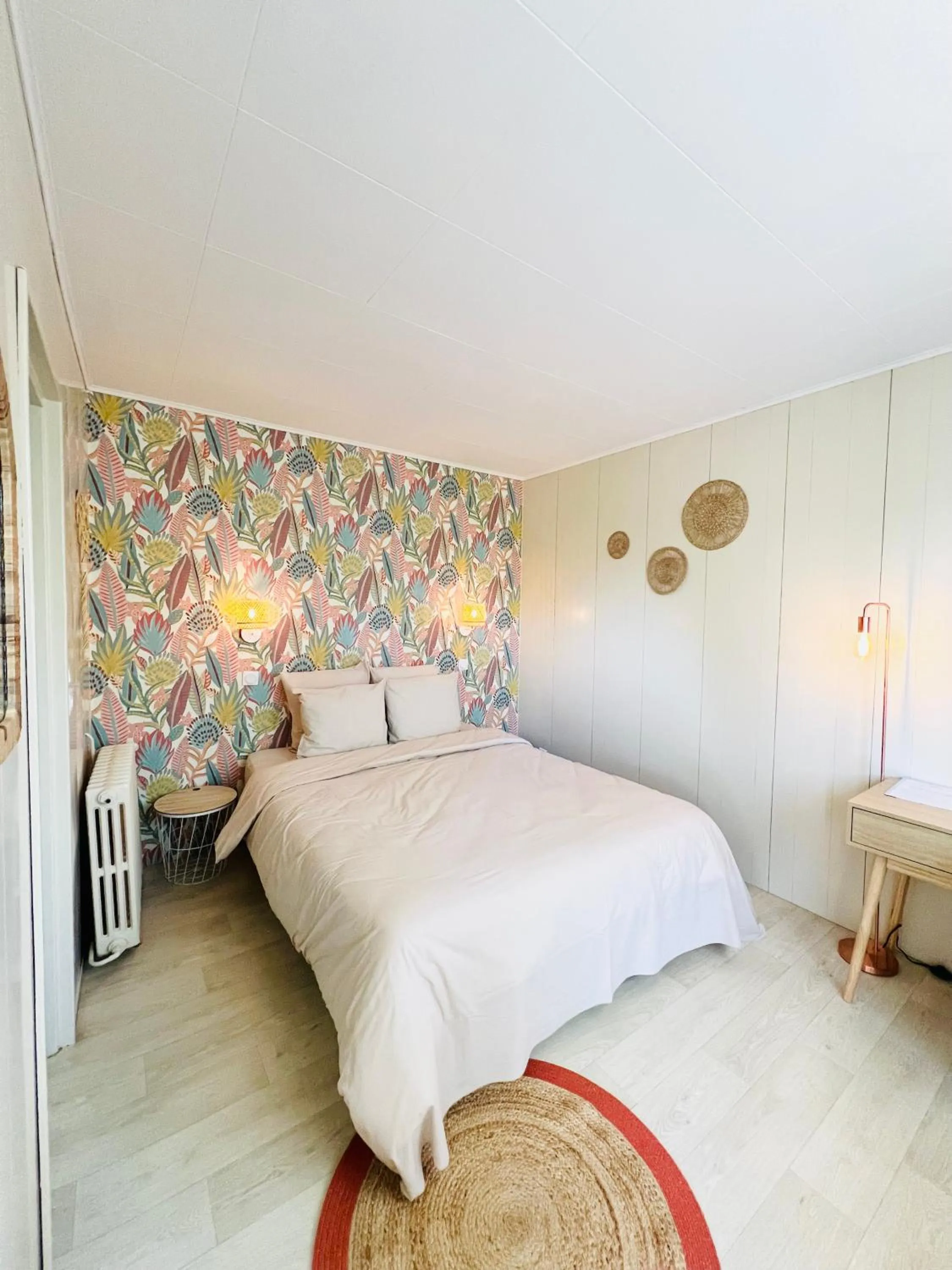 Photo of the whole room, Bed in Motel Les Broussailles