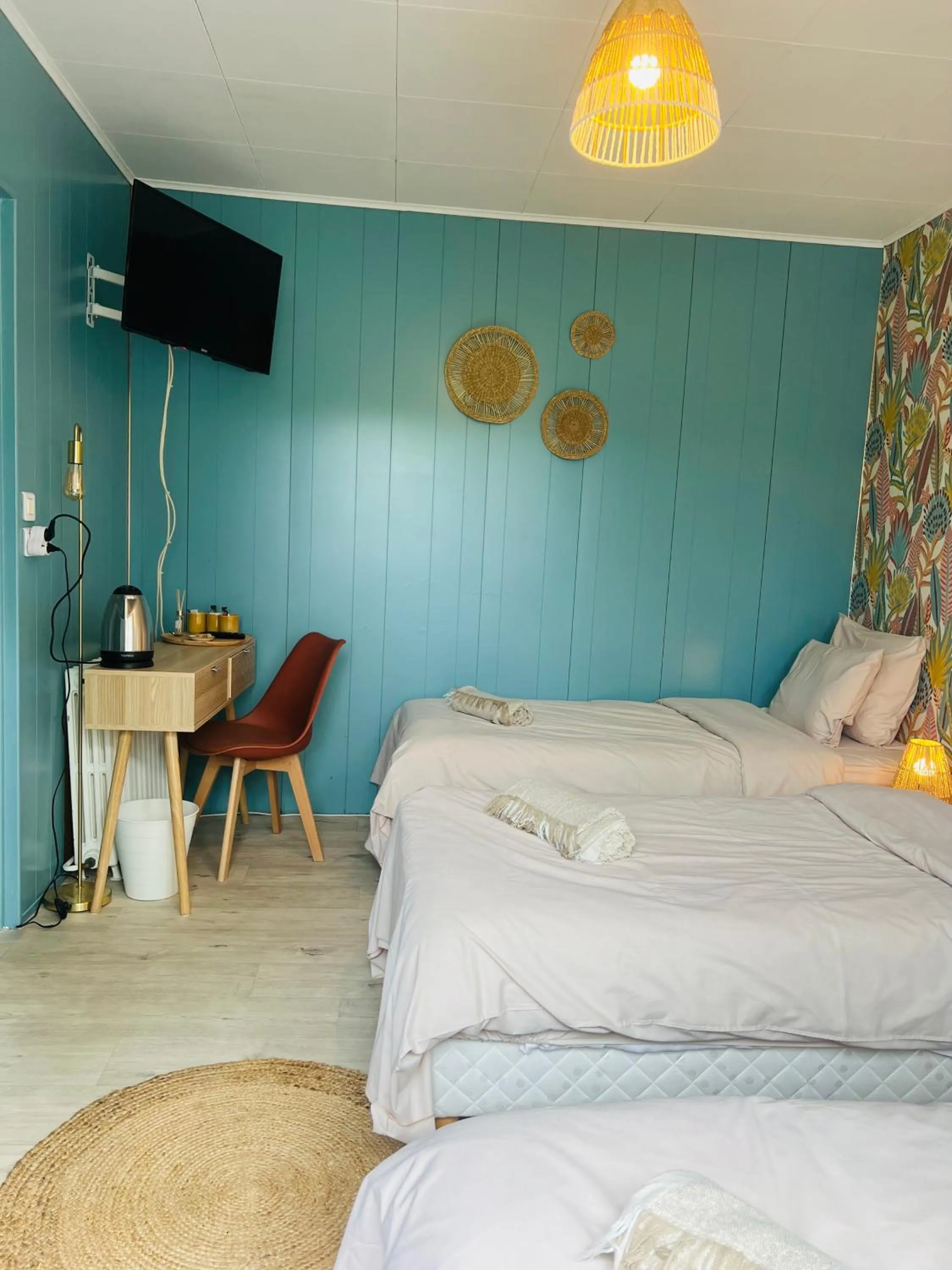 Bedroom, Bed in Motel Les Broussailles