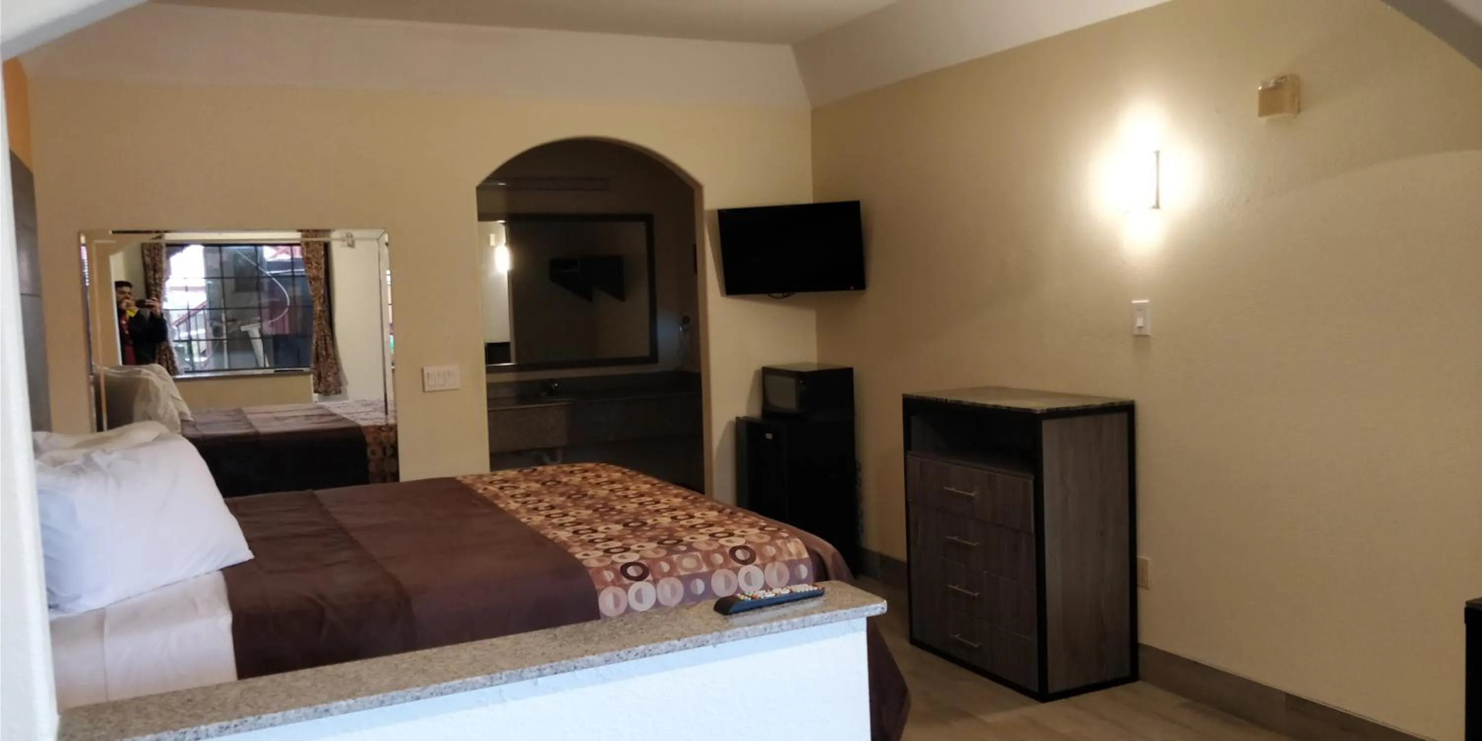 Bed in Regency Inn and Suites Galena Park
