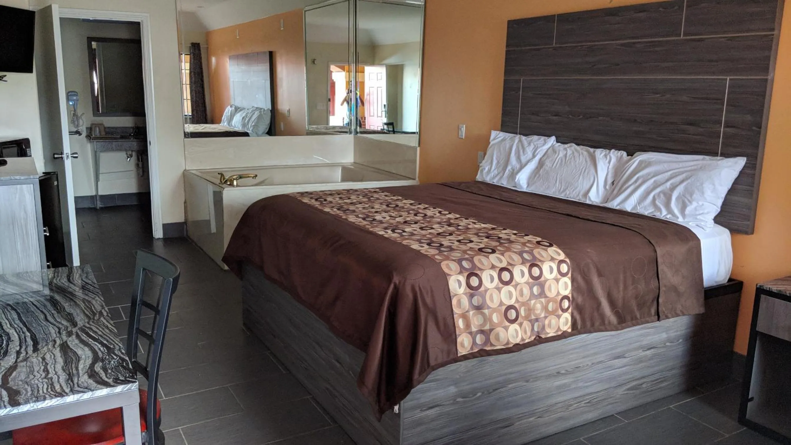 Regency Inn and Suites Galena Park