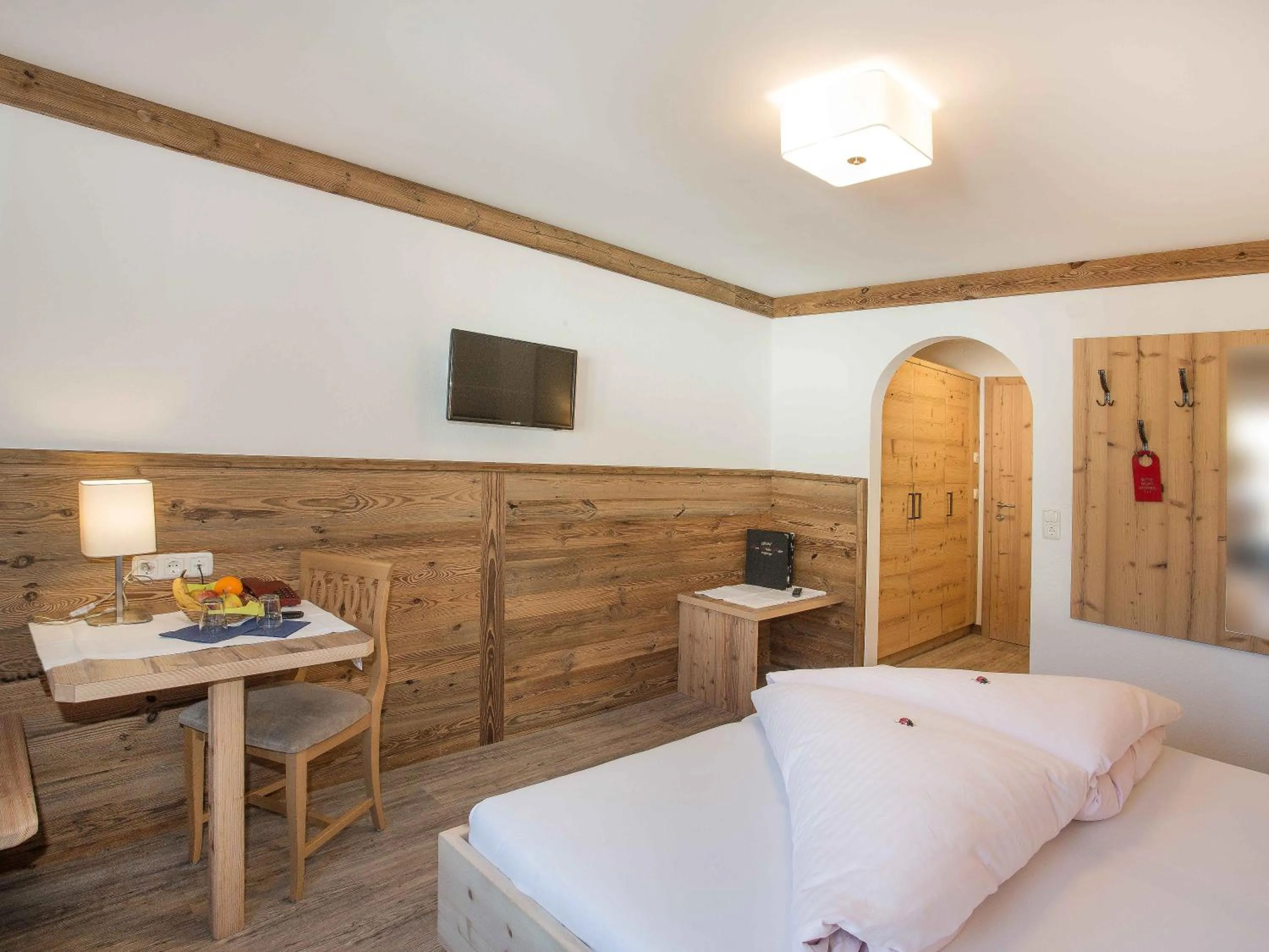 Bedroom, Bed in Gasthof zum Wilden Kaiser