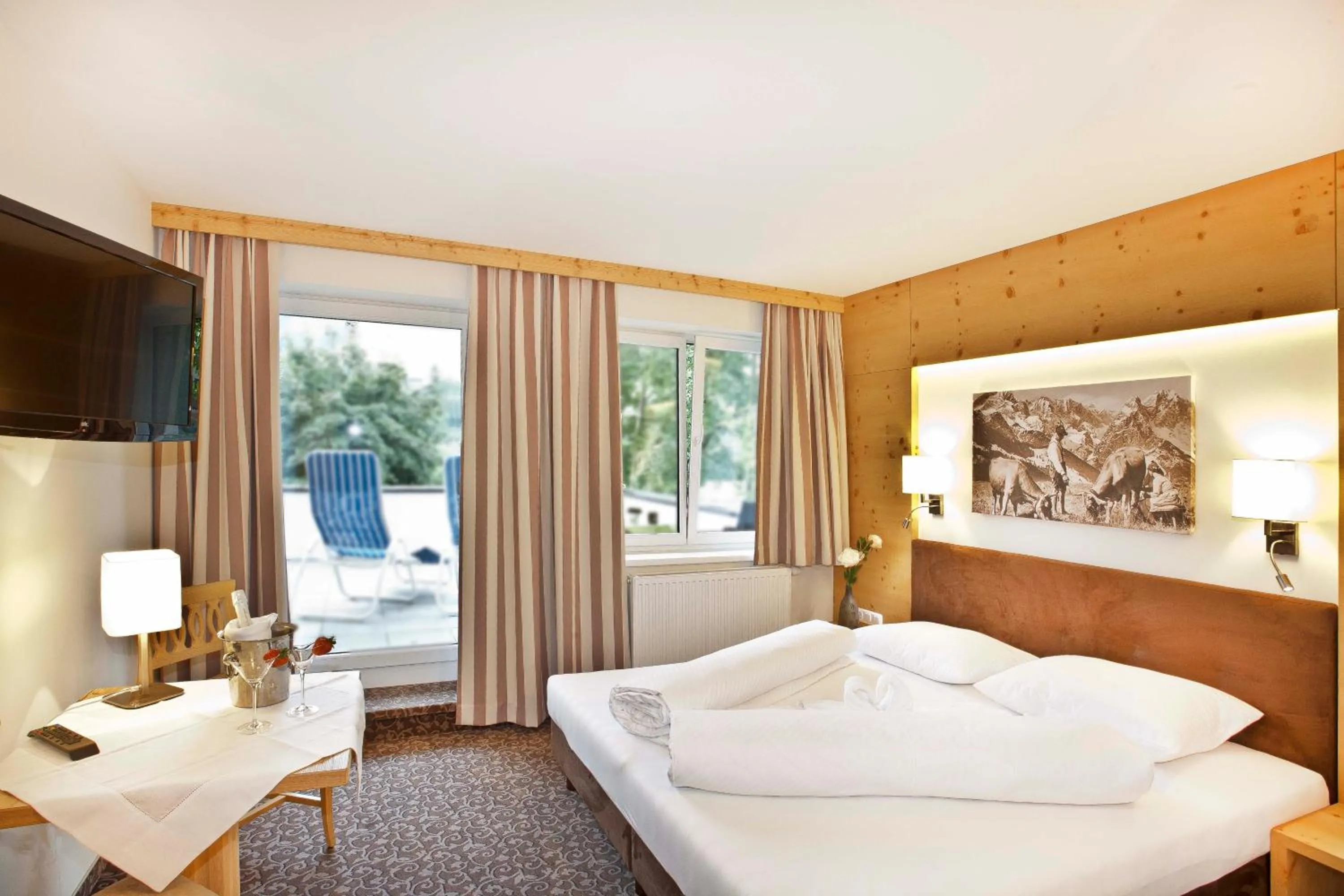 Photo of the whole room, Bed in Gasthof zum Wilden Kaiser