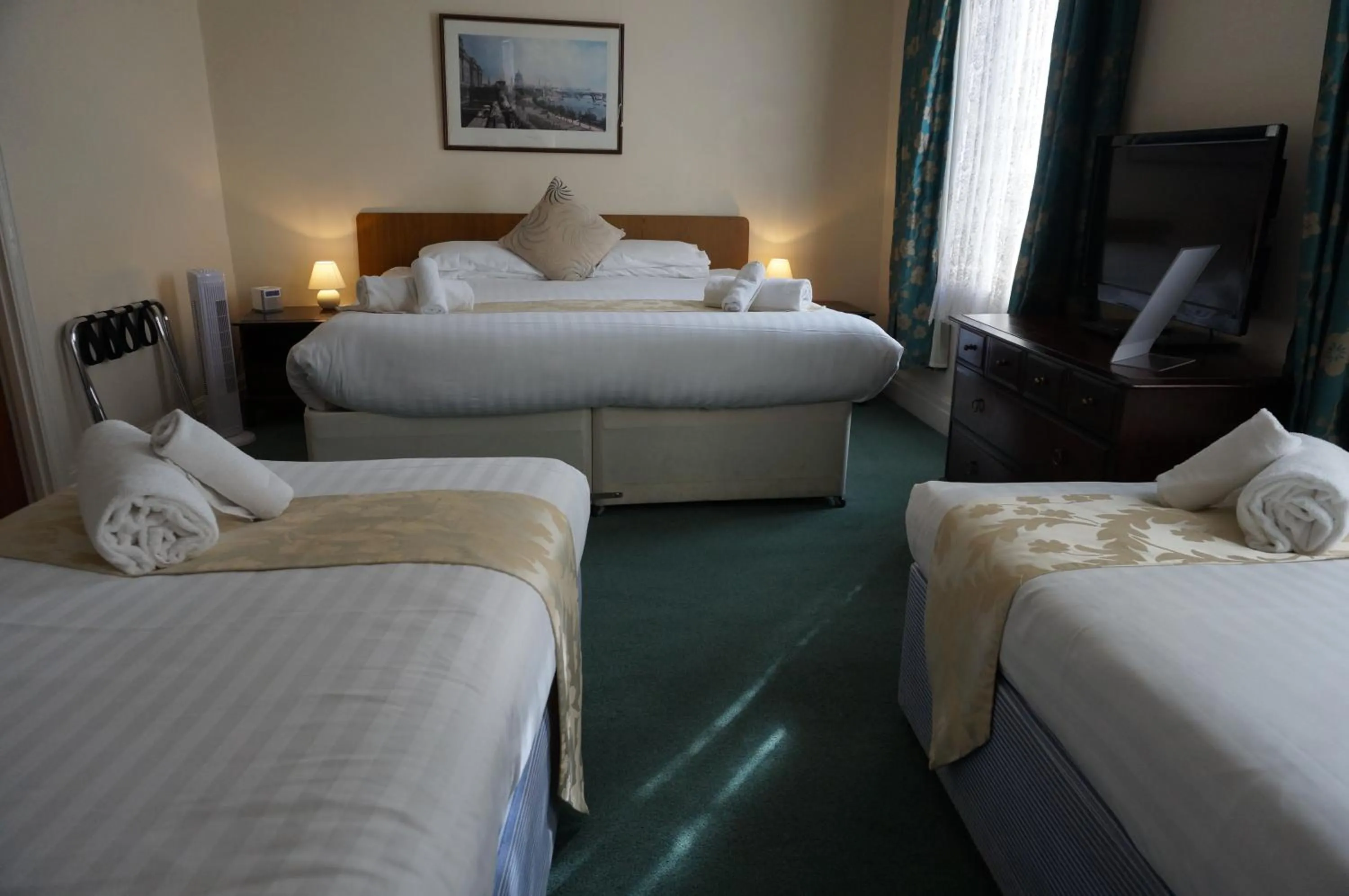 Bedroom, Bed in Greyfriars Lodge Canterbury