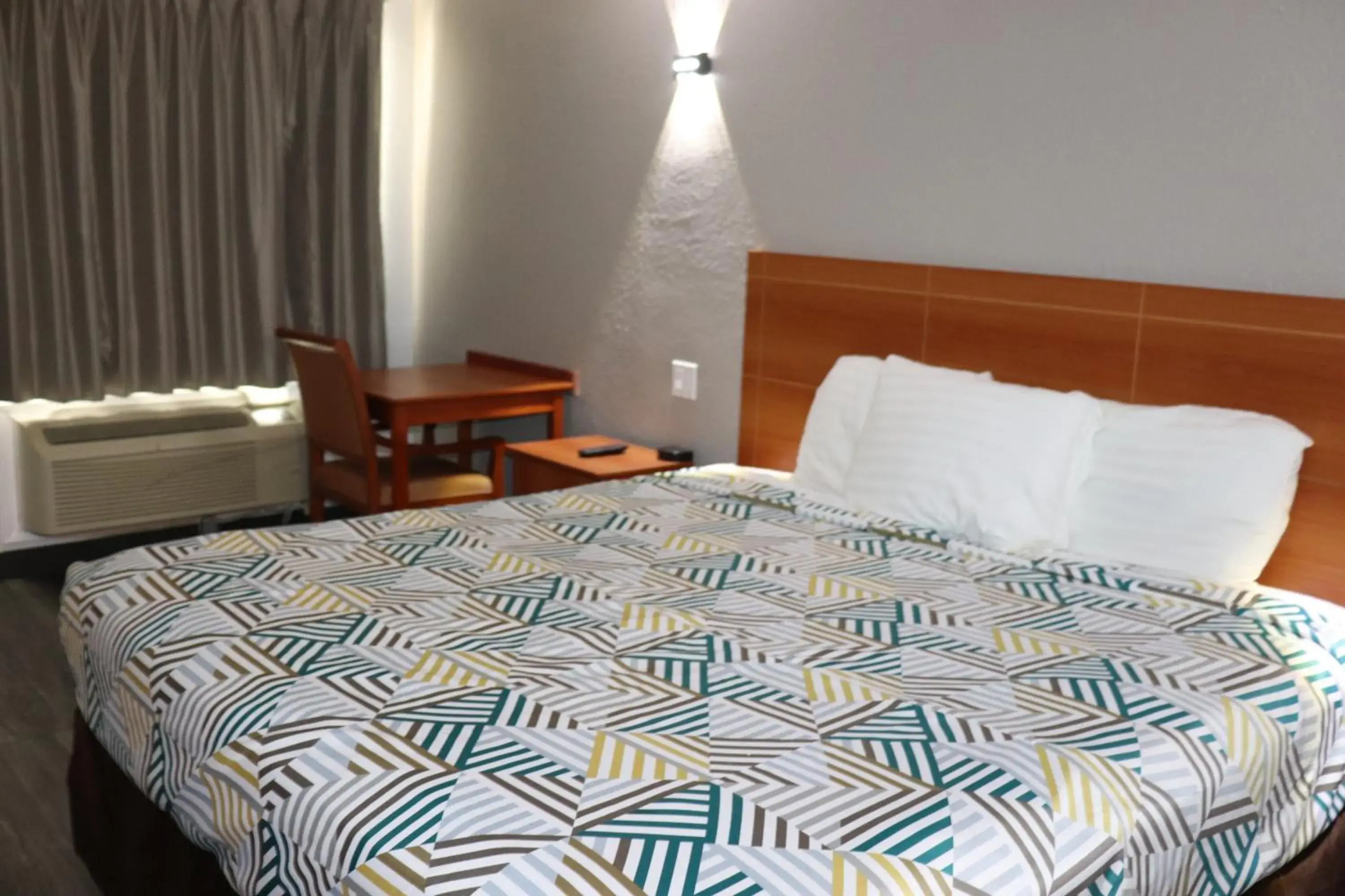 Bed in Motel 6-Alvin, TX Bed in Motel 6-Alvin, TX