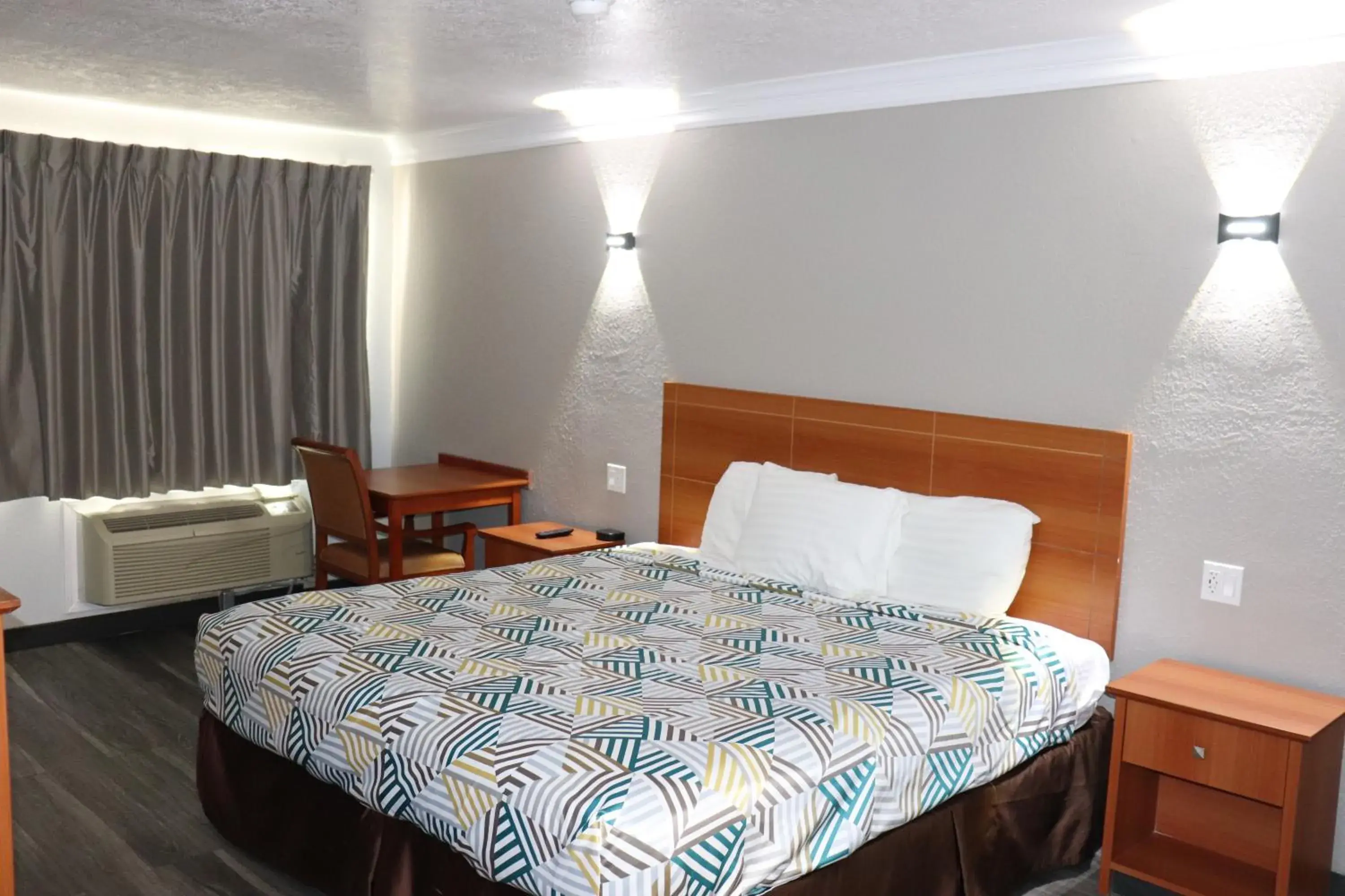 Bed in Motel 6-Alvin, TX Bed in Motel 6-Alvin, TX