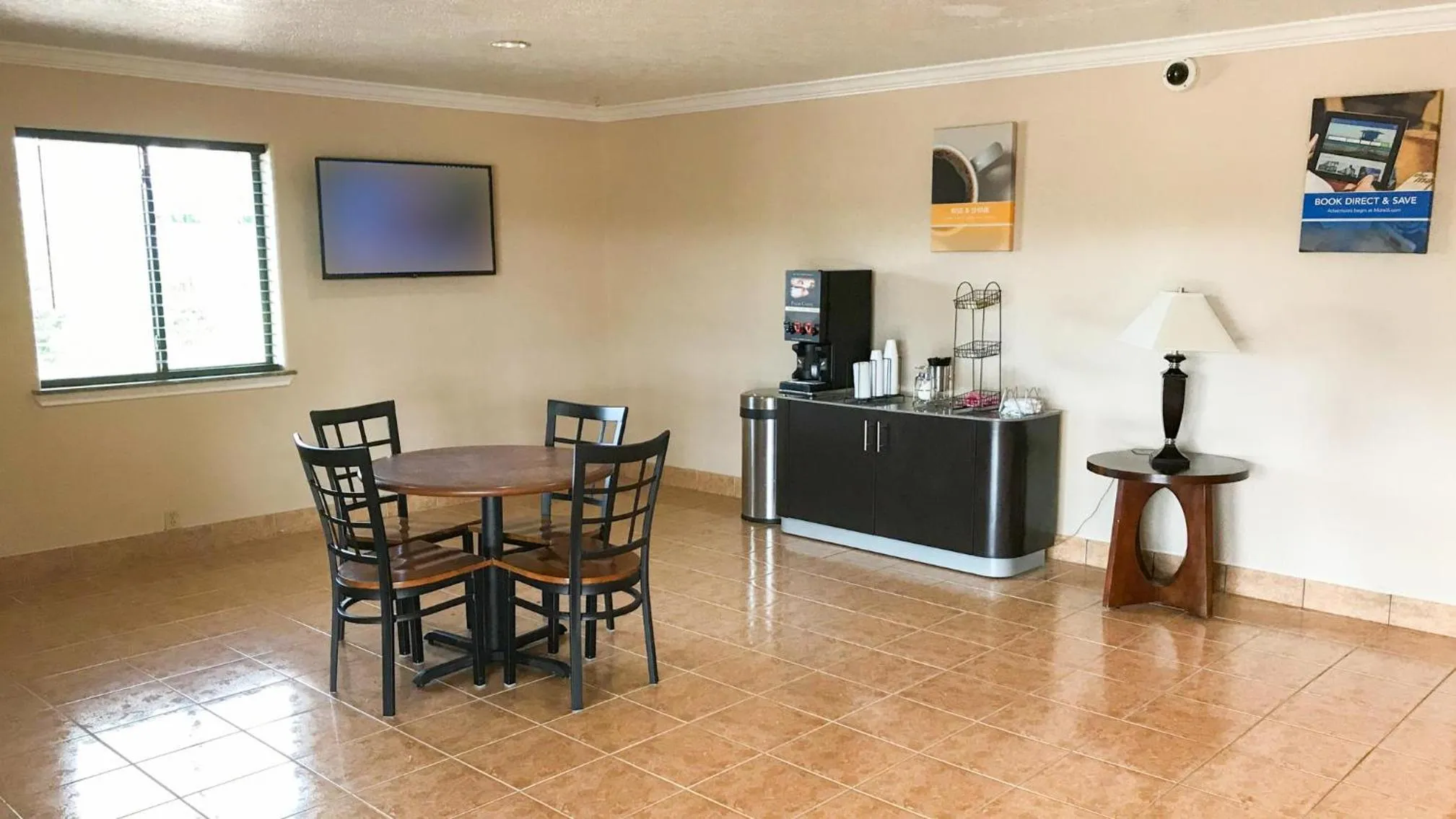 Coffee/tea facilities in Motel 6-Alvin, TX