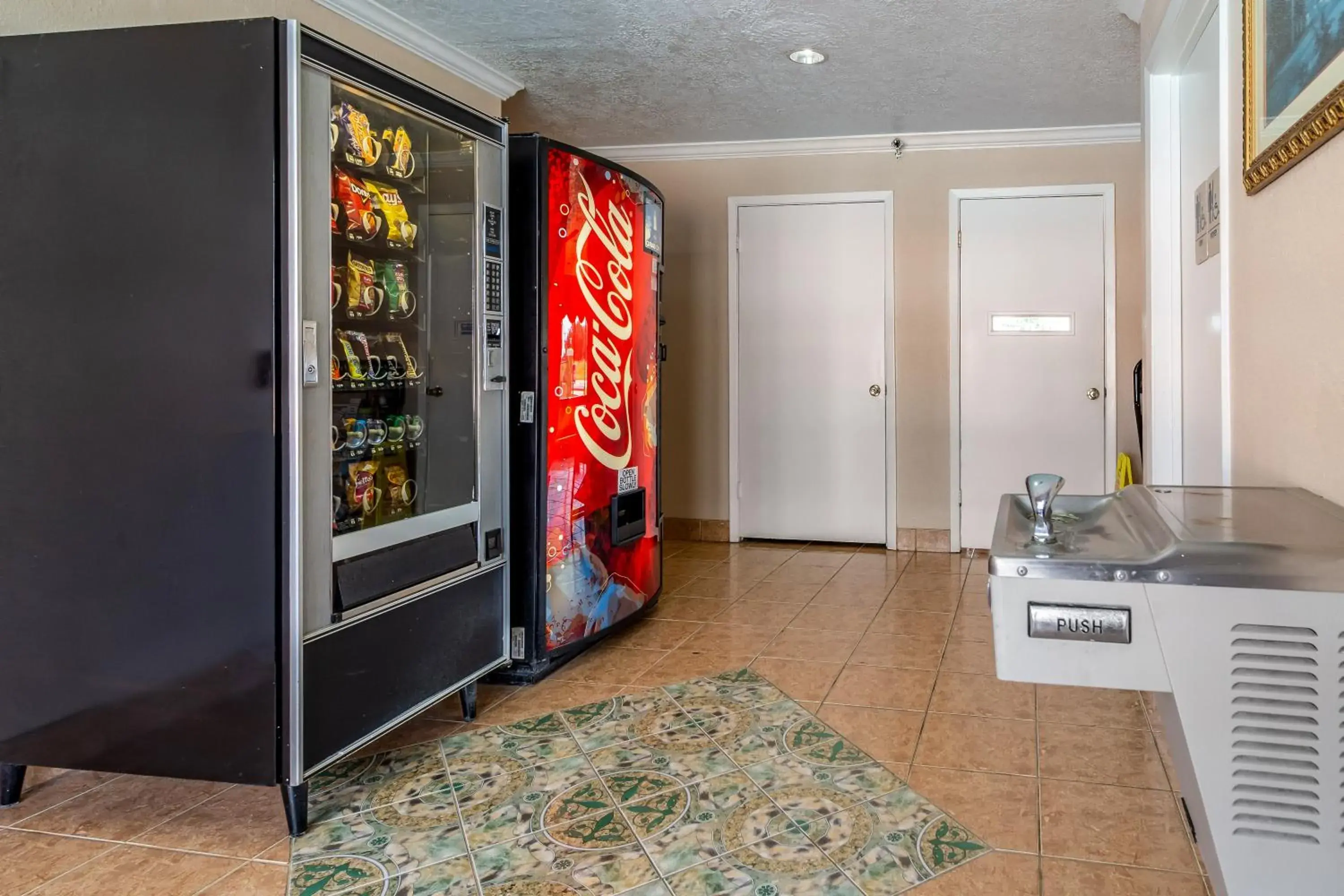 vending machine in Motel 6-Alvin, TX vending machine in Motel 6-Alvin, TX