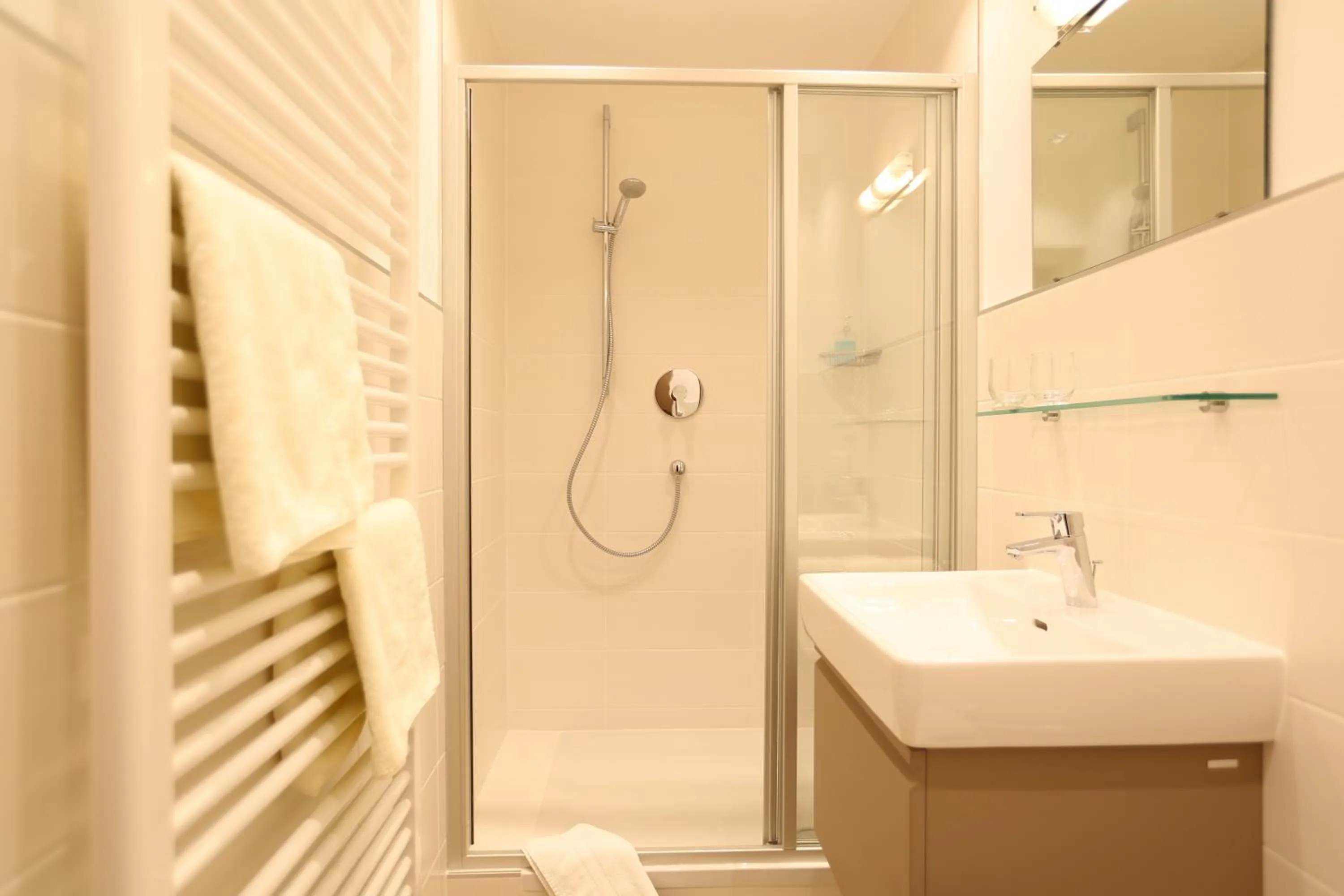 Bathroom in Gästehaus Heimgarten