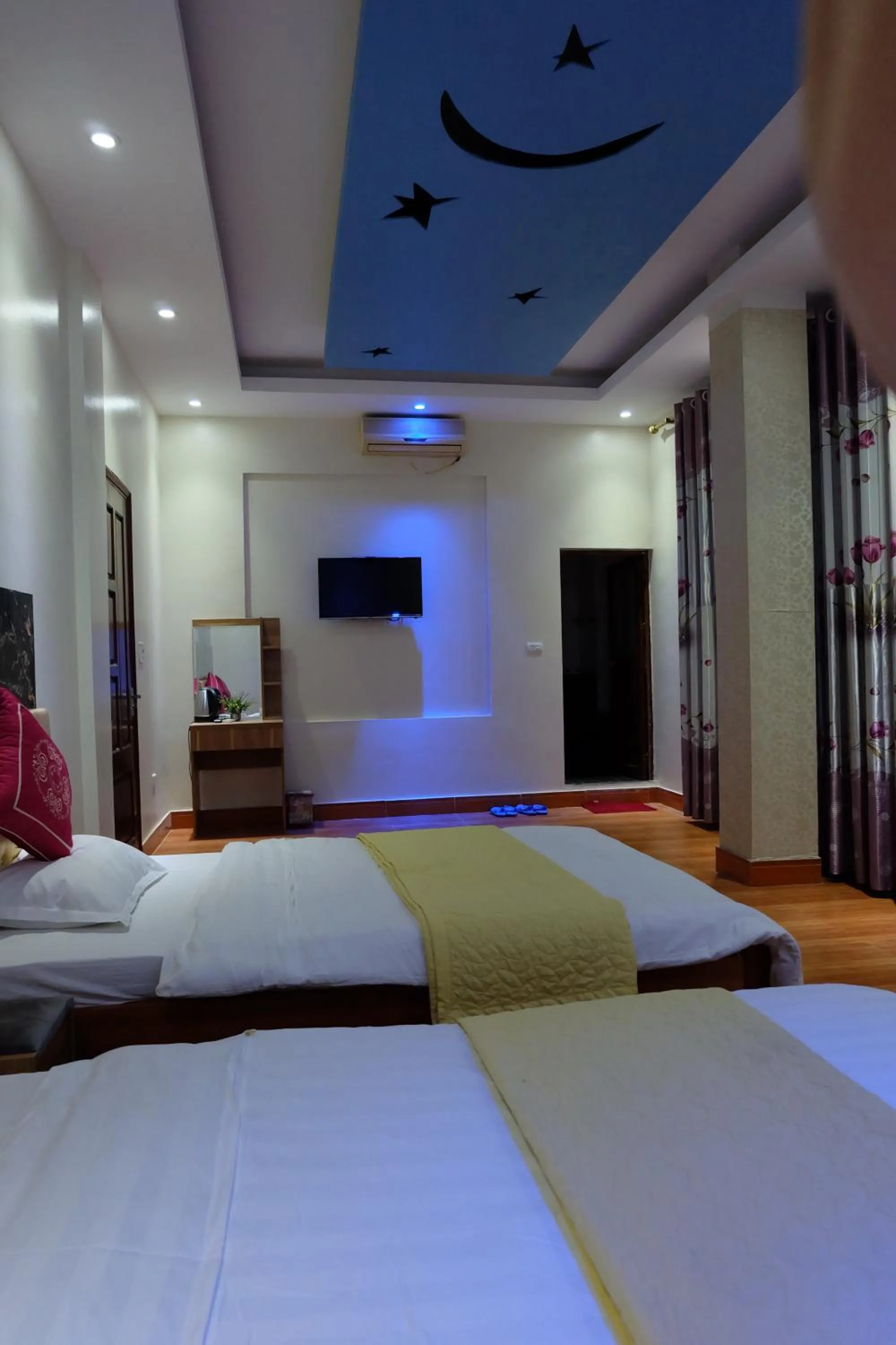 Bedroom in Tuan Tu Hotel