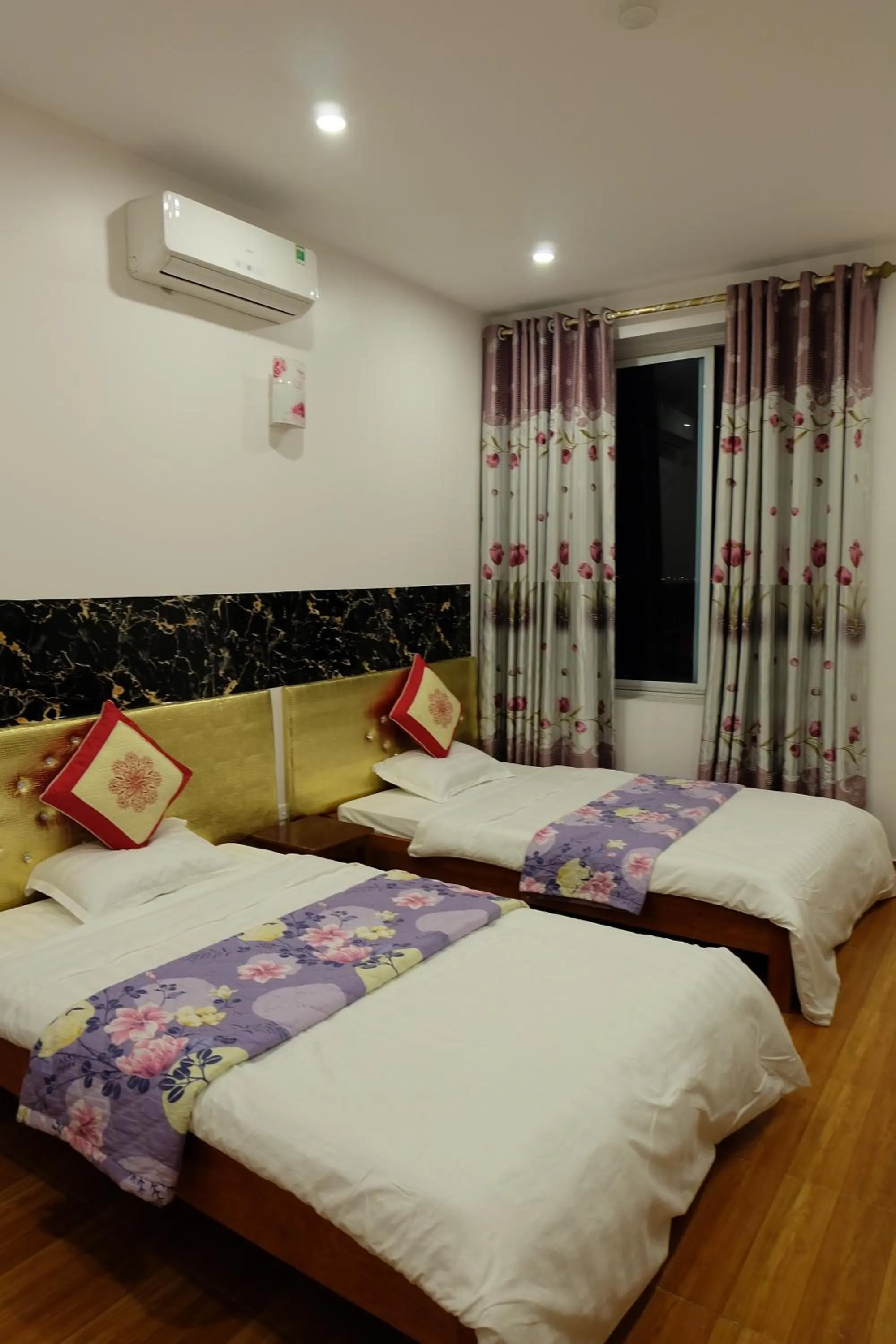 Bedroom in Tuan Tu Hotel