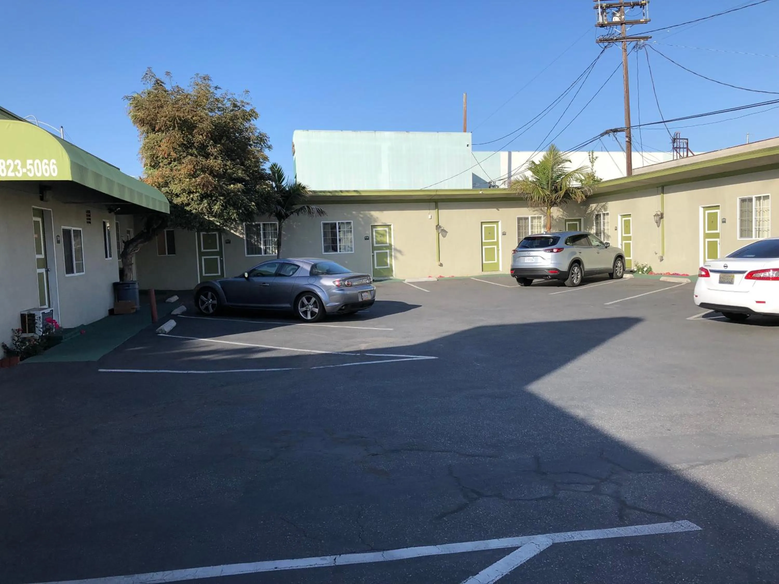 Property building in Encore Motel Near Marina Del Rey, Culver City & Venice