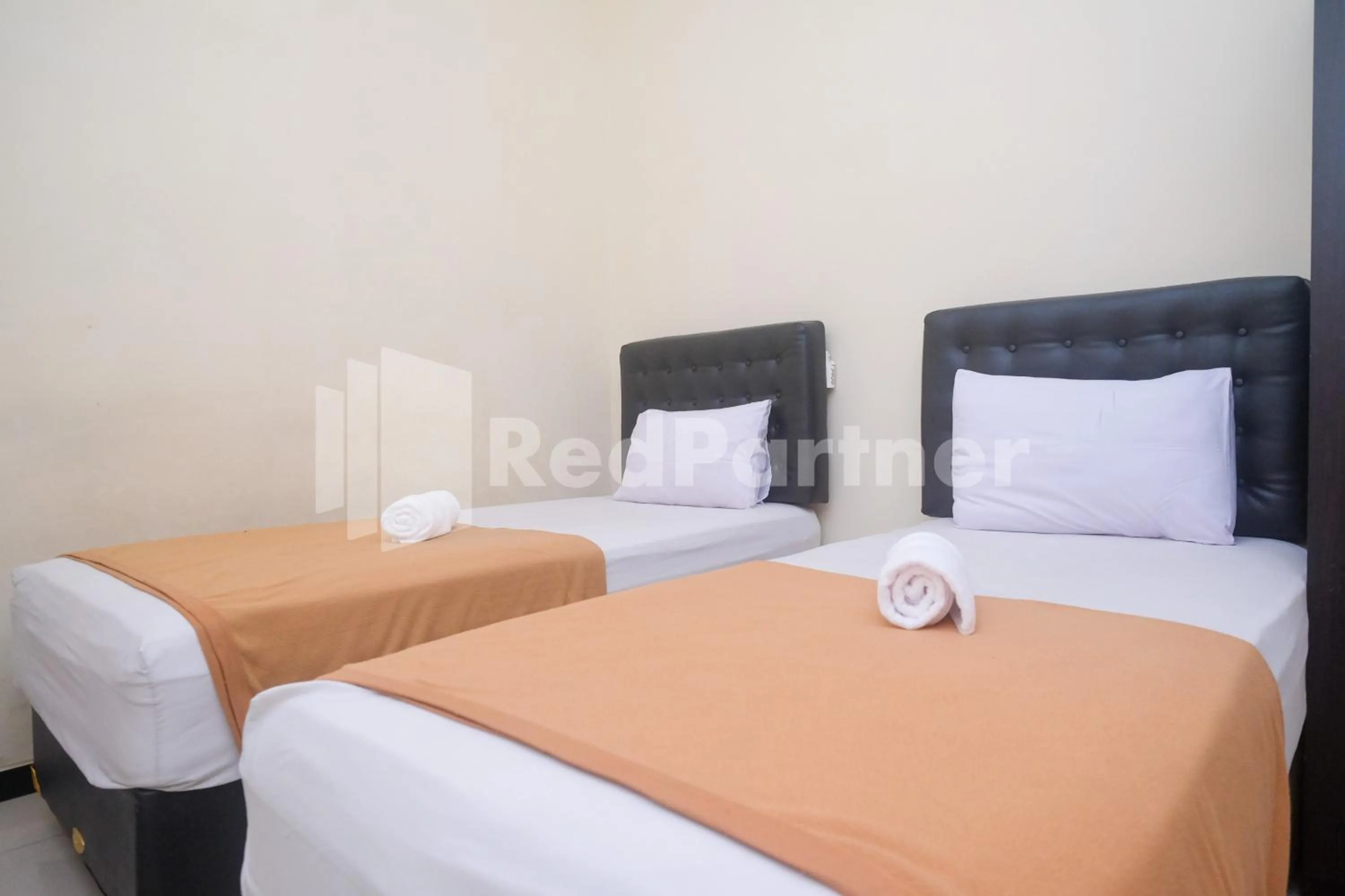 Bed in Griya Loka 1 Syariah Near RSUD Dr Kariadi Mitra RedDoorz