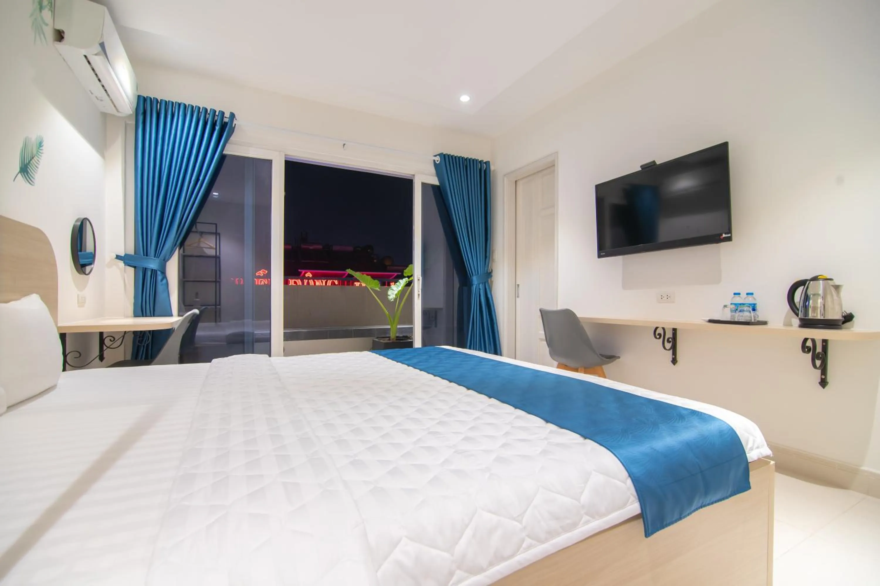 Bed in Bin Bin Hotel 6 - Near SECC D7