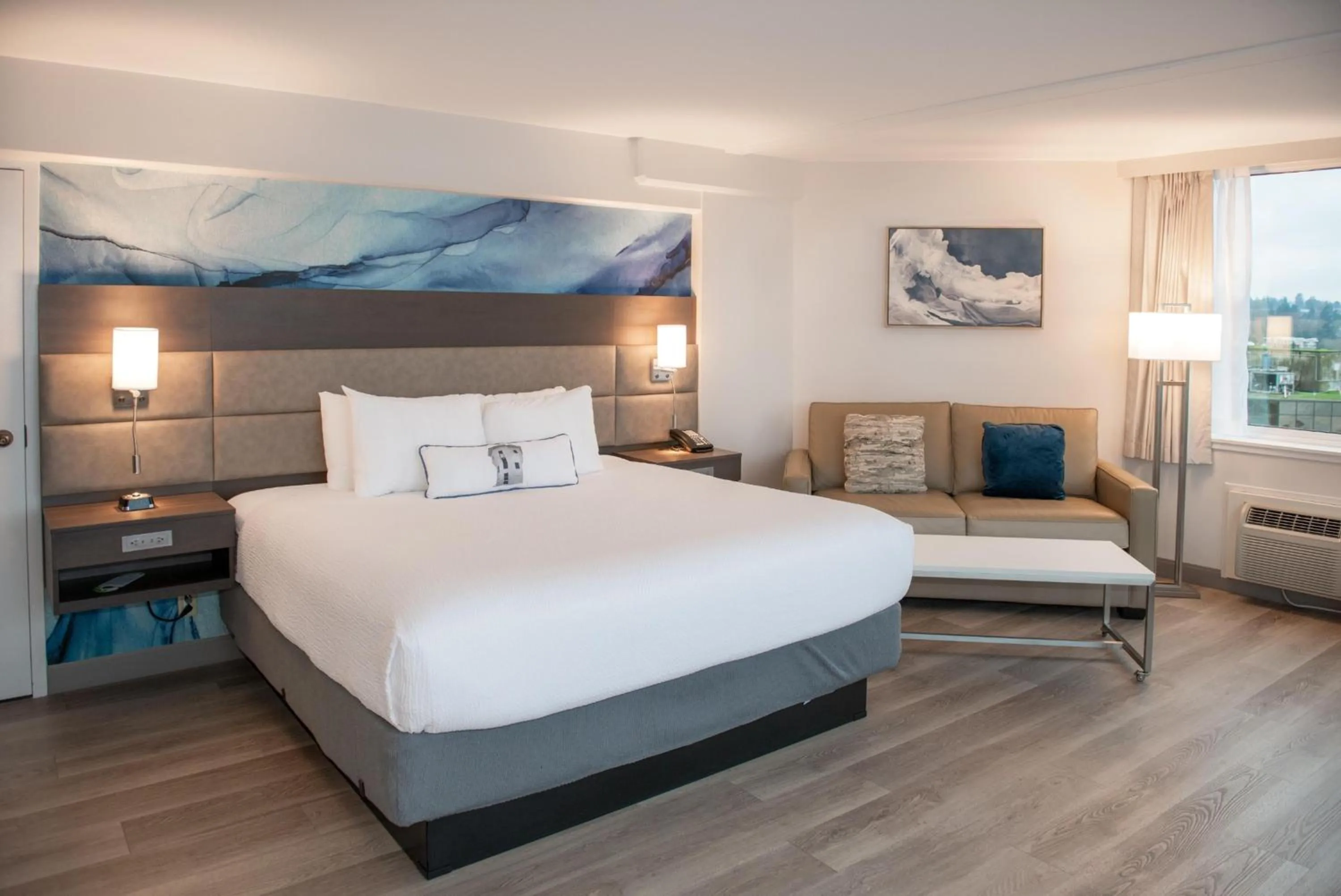 Bedroom, Bed in Coast Bastion Hotel