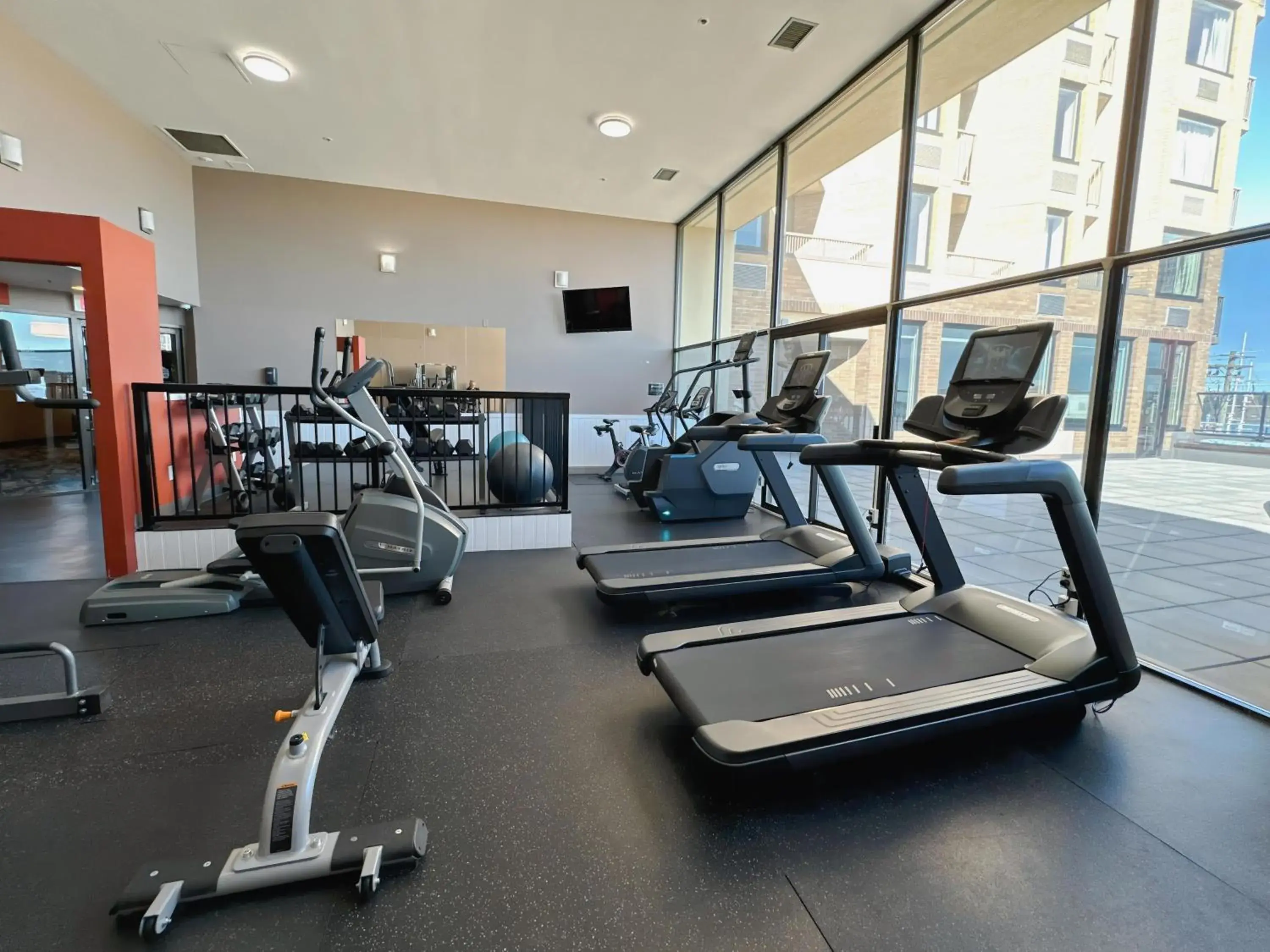 Fitness centre/facilities in Coast Bastion Hotel Fitness centre/facilities in Coast Bastion Hotel