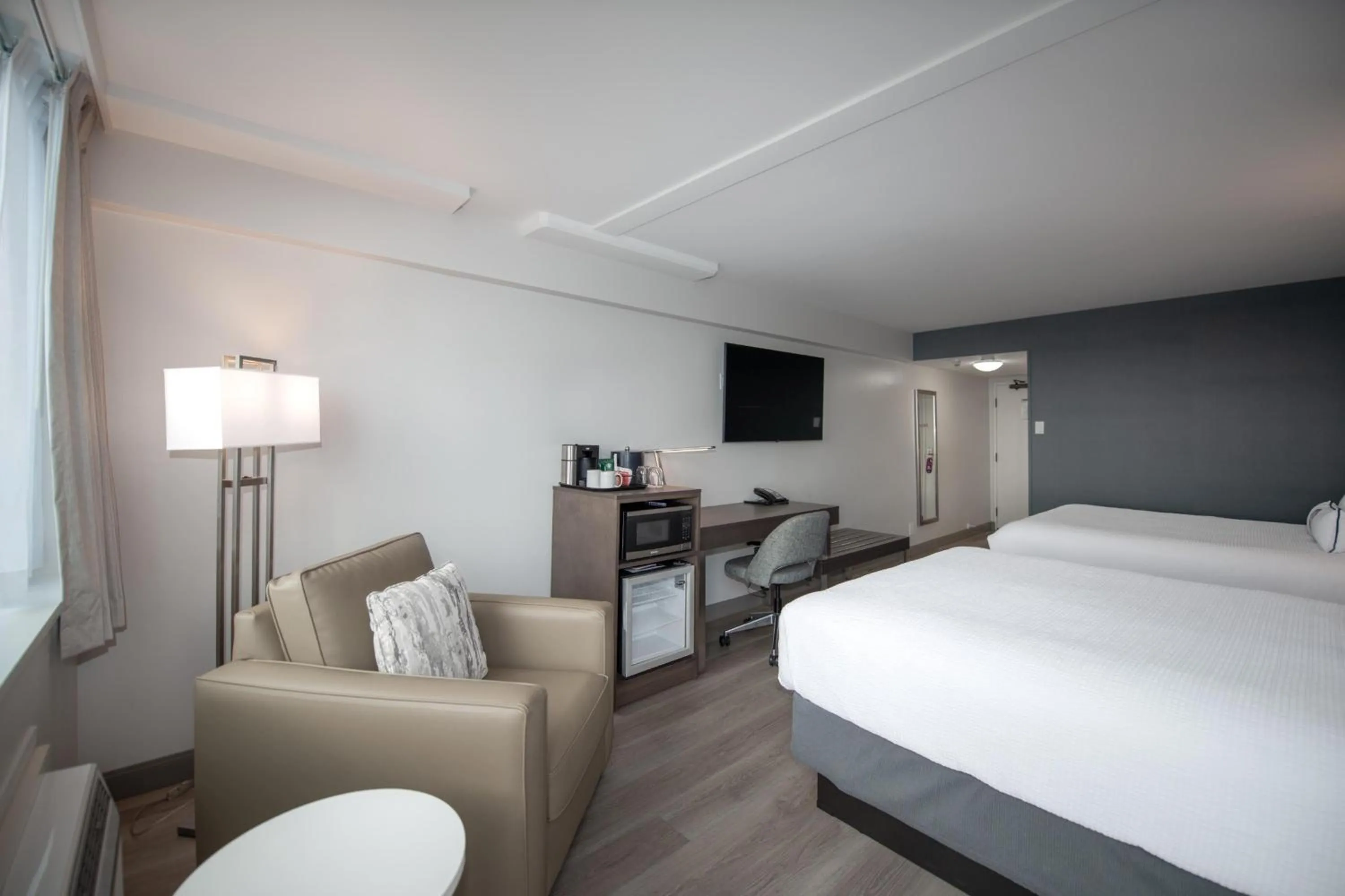 Bedroom, Bed in Coast Bastion Hotel