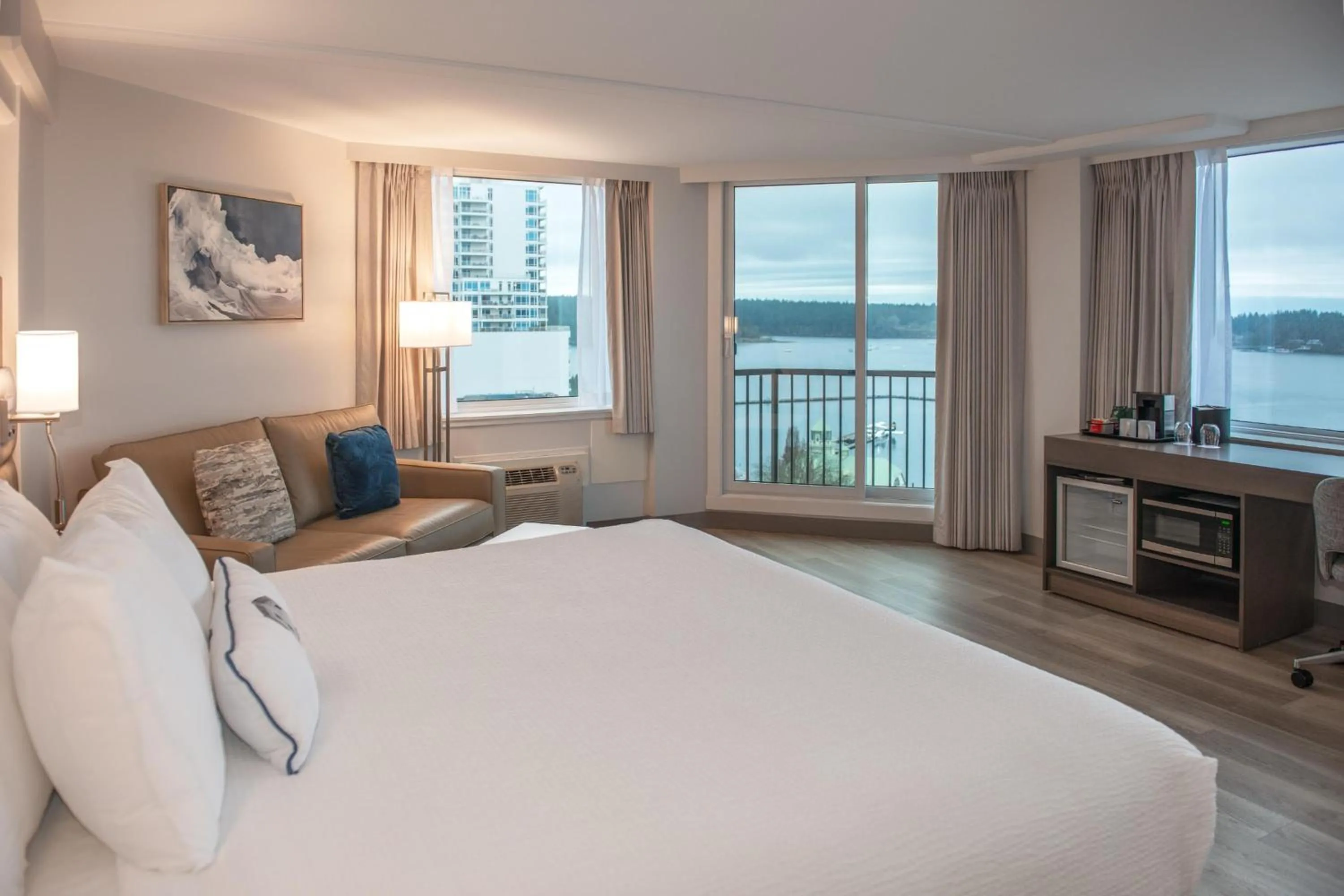 Bedroom, Bed in Coast Bastion Hotel