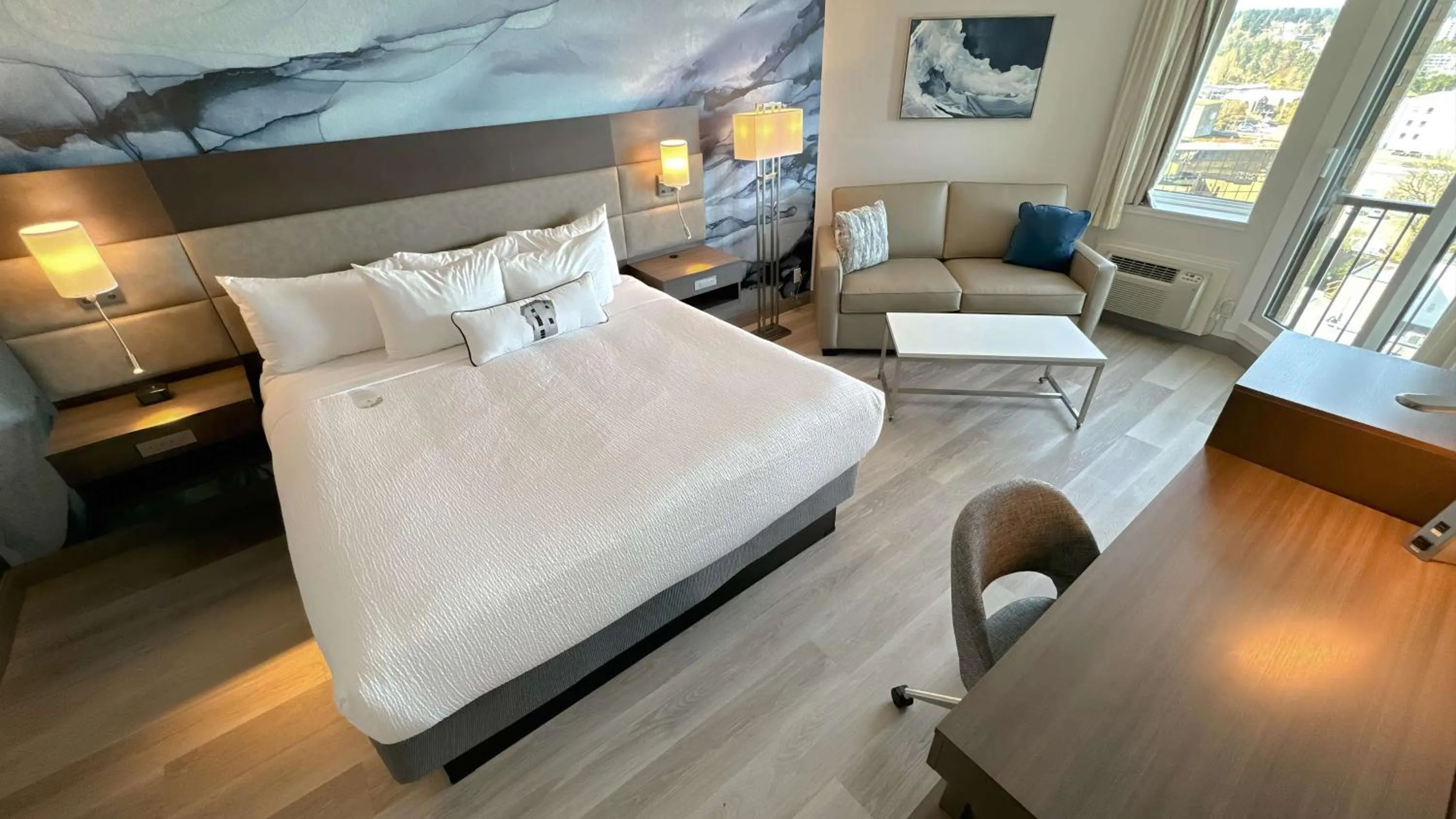 Bedroom, Bed in Coast Bastion Hotel