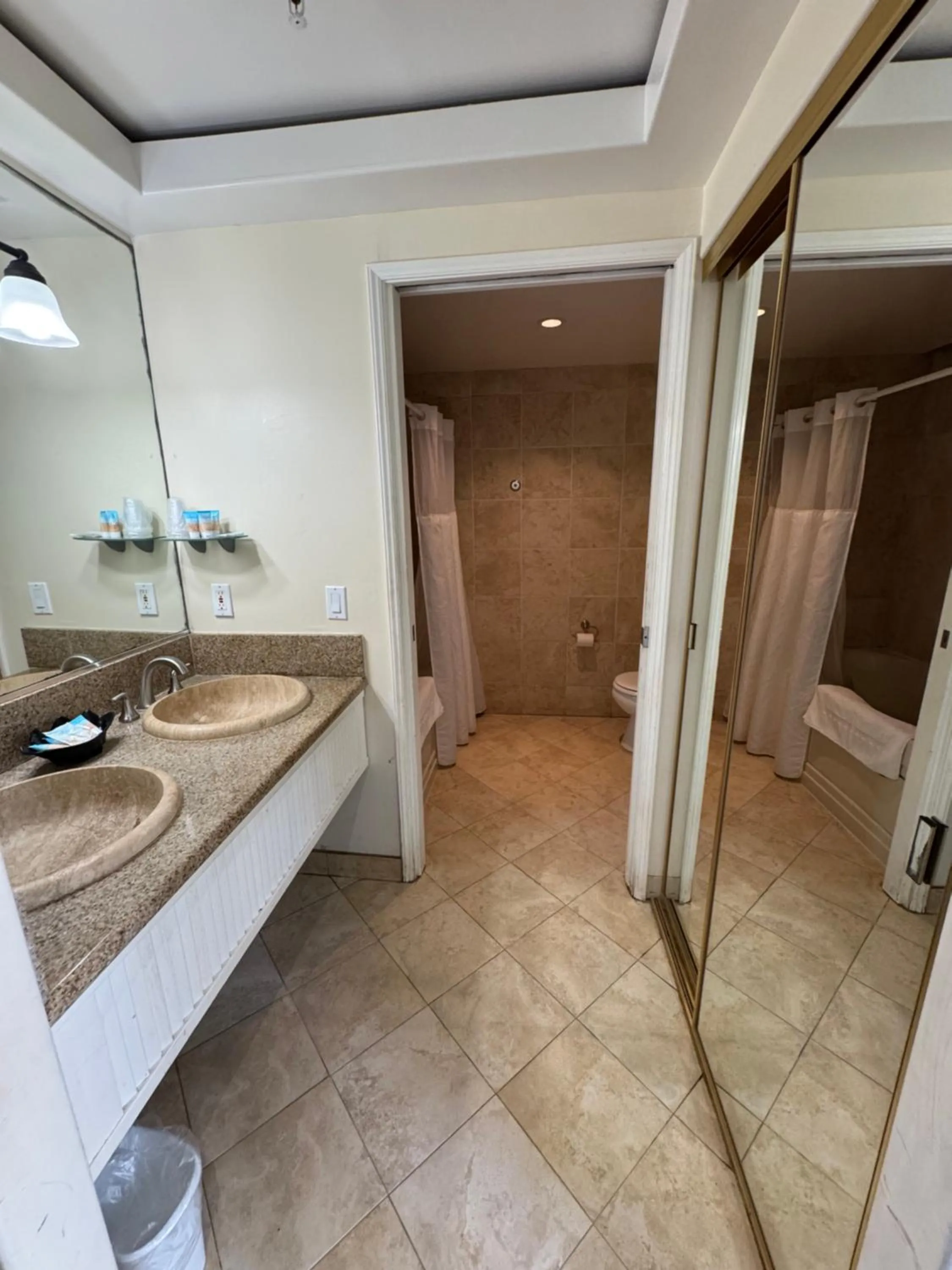 Bathroom in Hotel Coral Reef