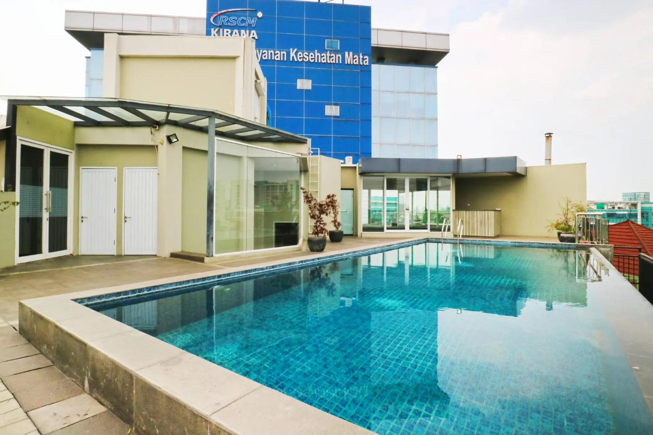 Swimming pool in The Baile