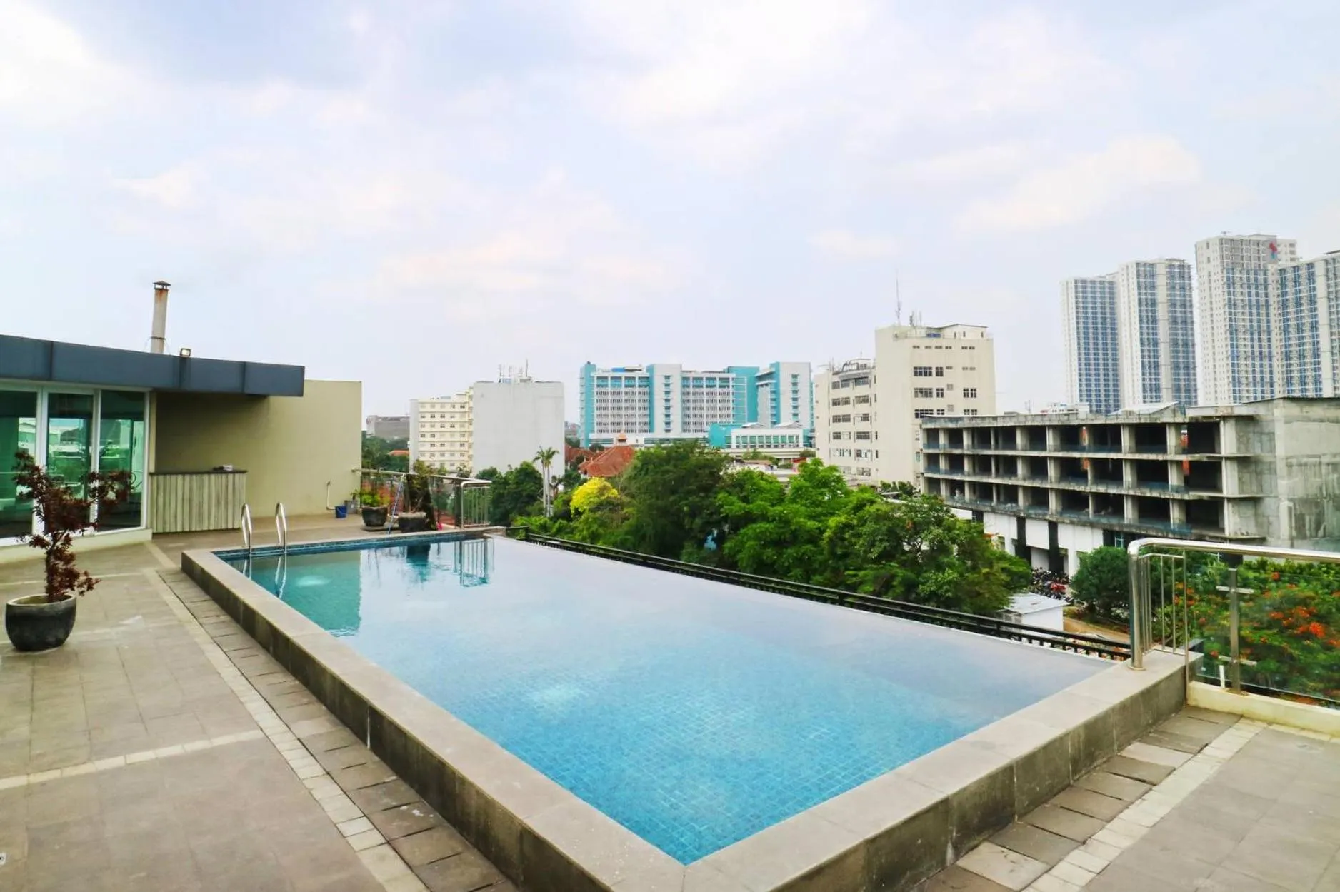 Swimming pool in The Baile