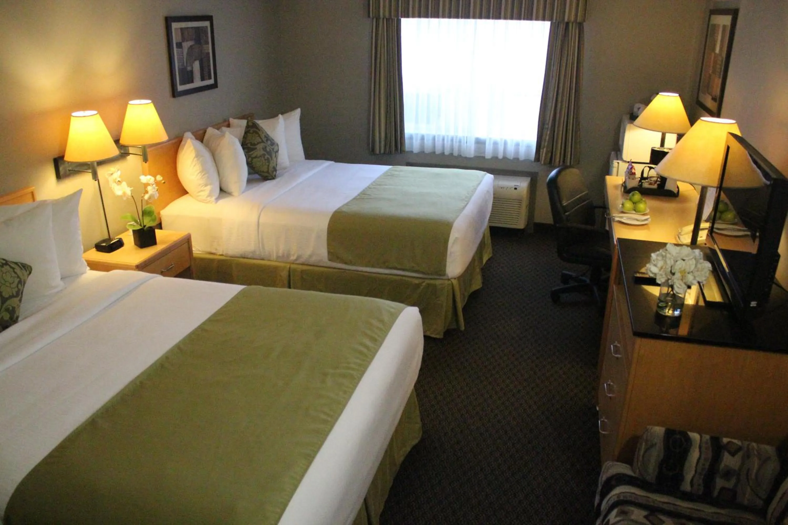 Bedroom, Bed in Travelodge by Wyndham Fort McMurray