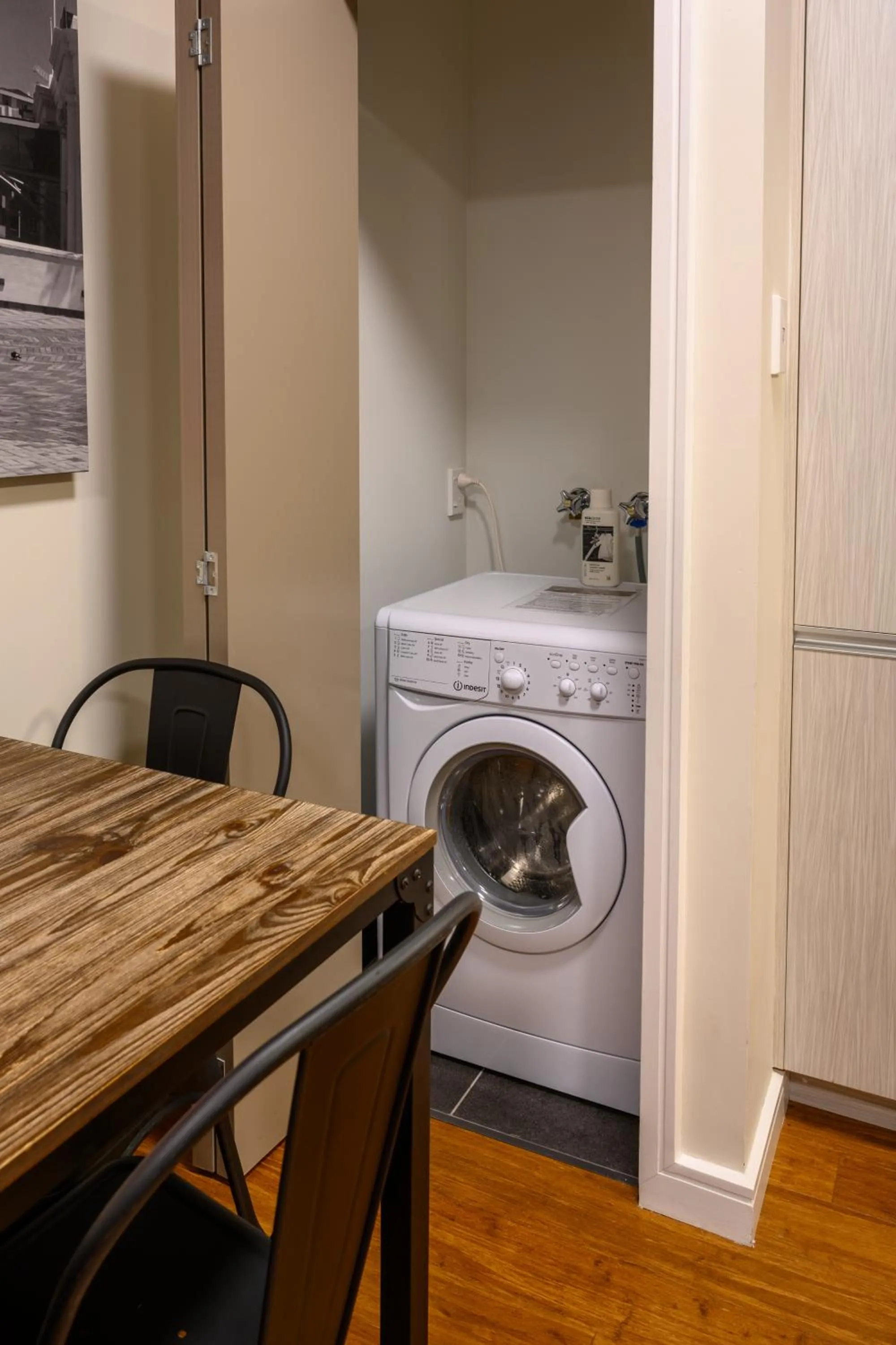 washing machine in Boulcott Suites