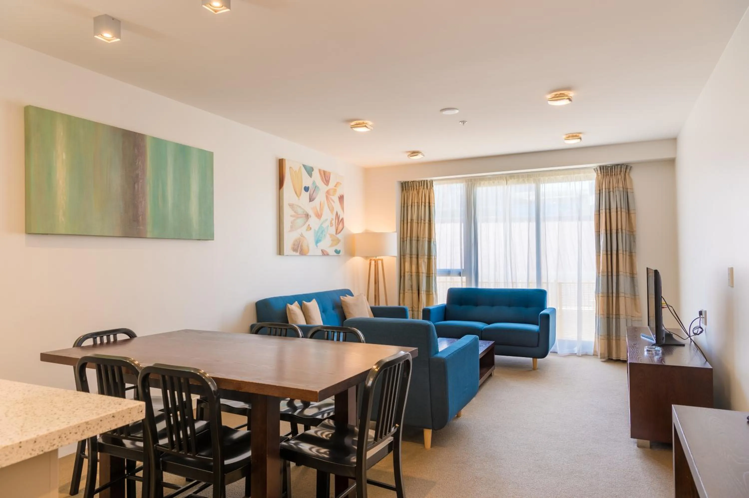 Dining area in Boulcott Suites