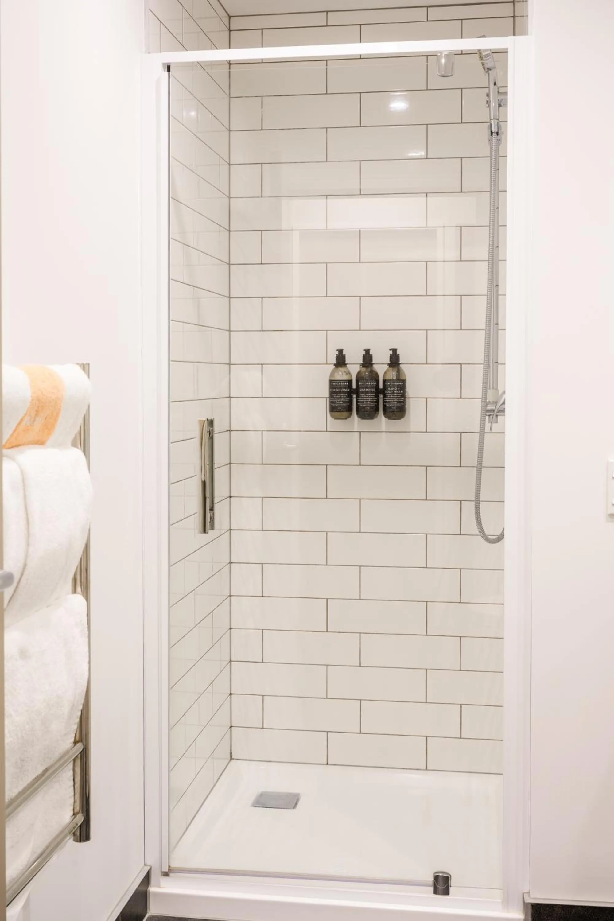 Shower in Boulcott Suites