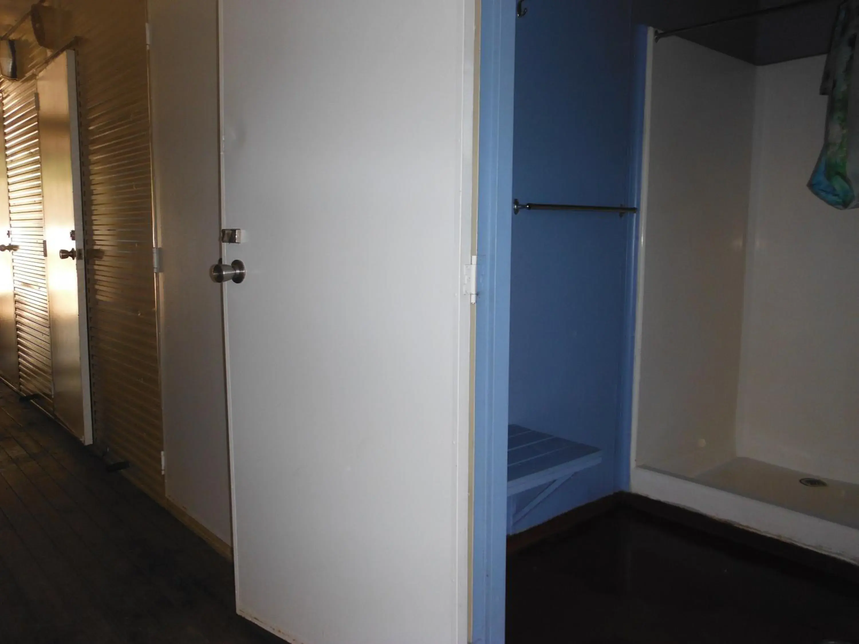 Shower in Anchorage Weipa Shower in Anchorage Weipa