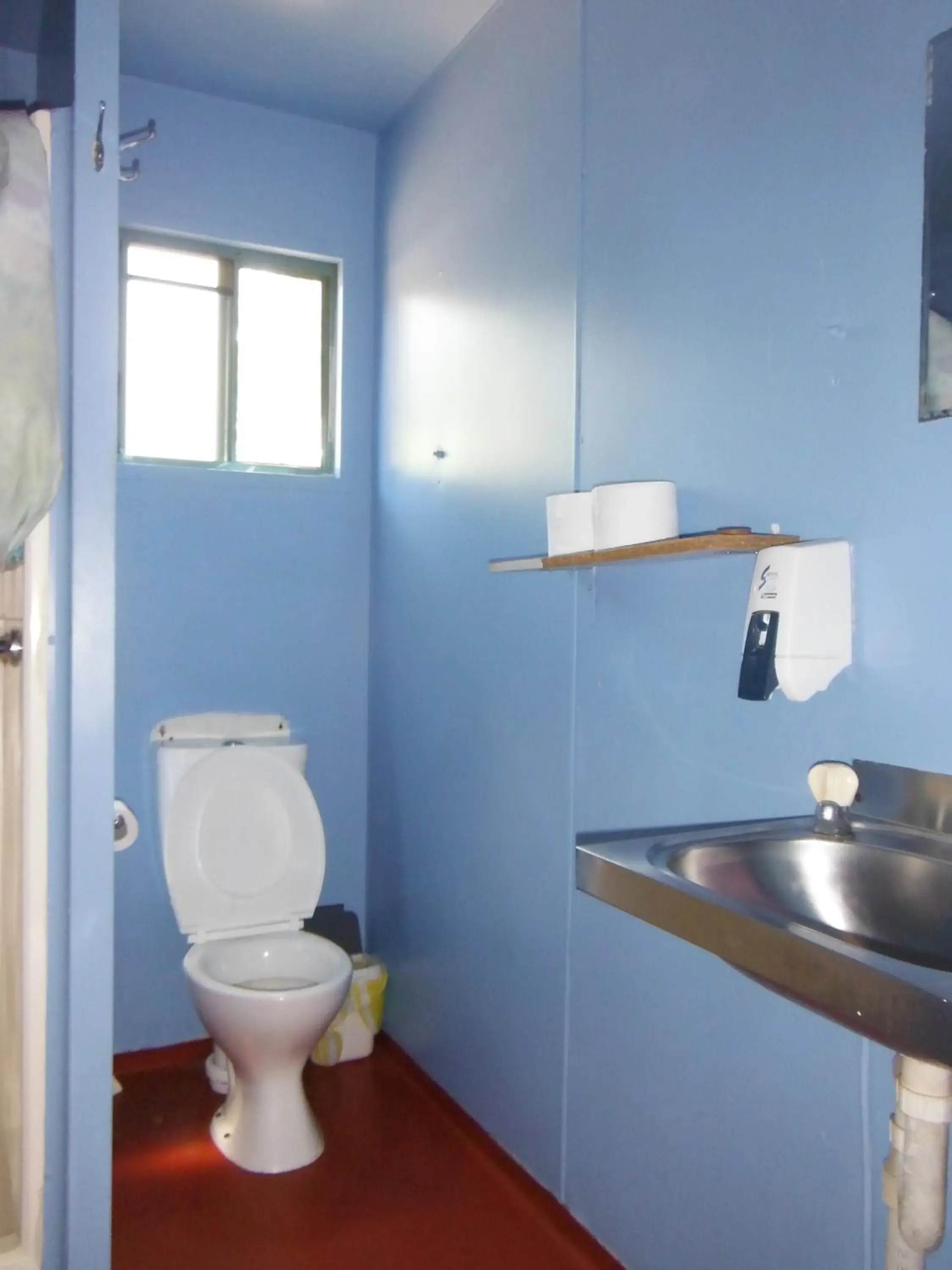 Toilet in Anchorage Weipa Toilet in Anchorage Weipa